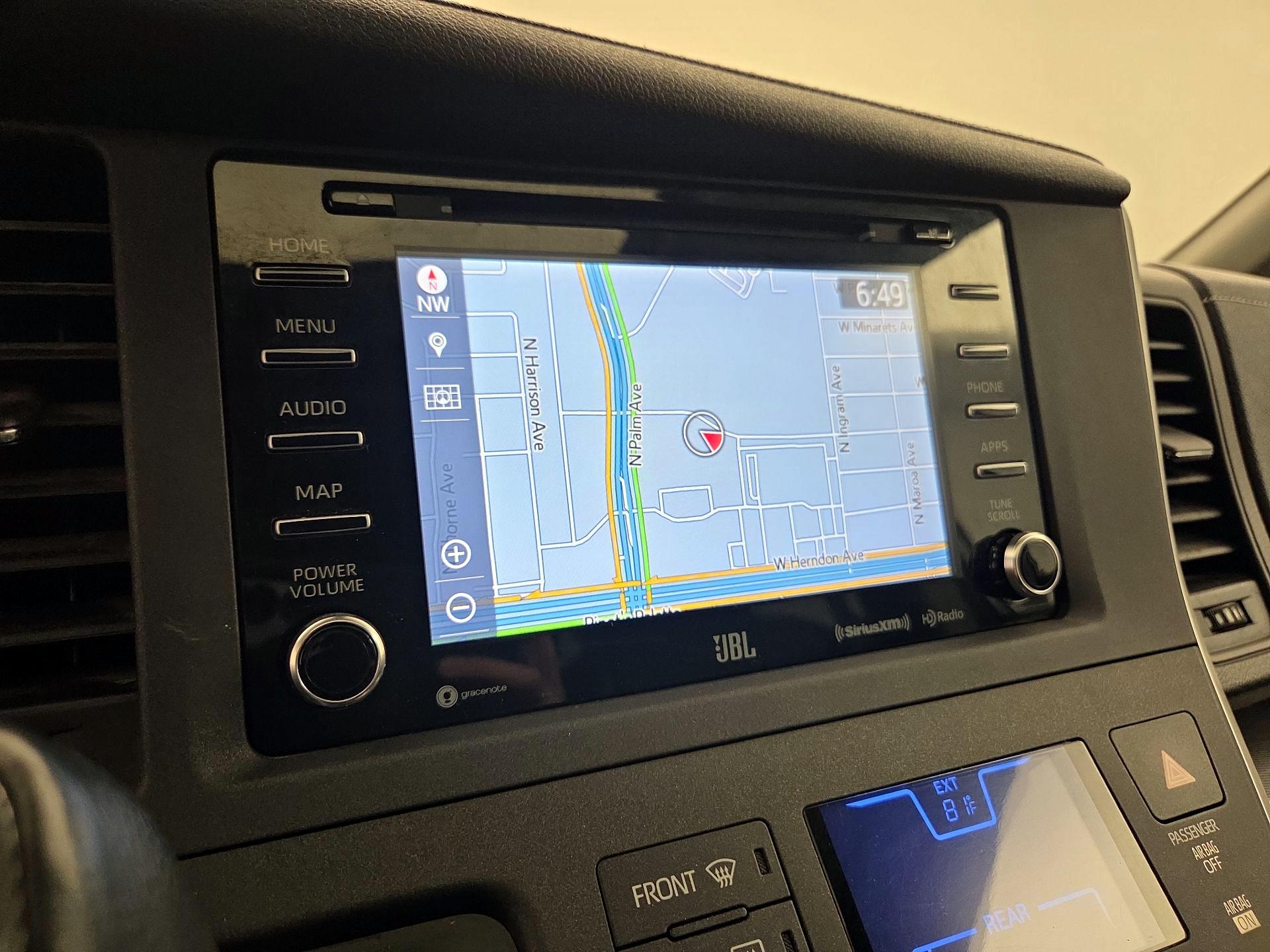 Thumbnail: 2020 Toyota Sienna - 14
