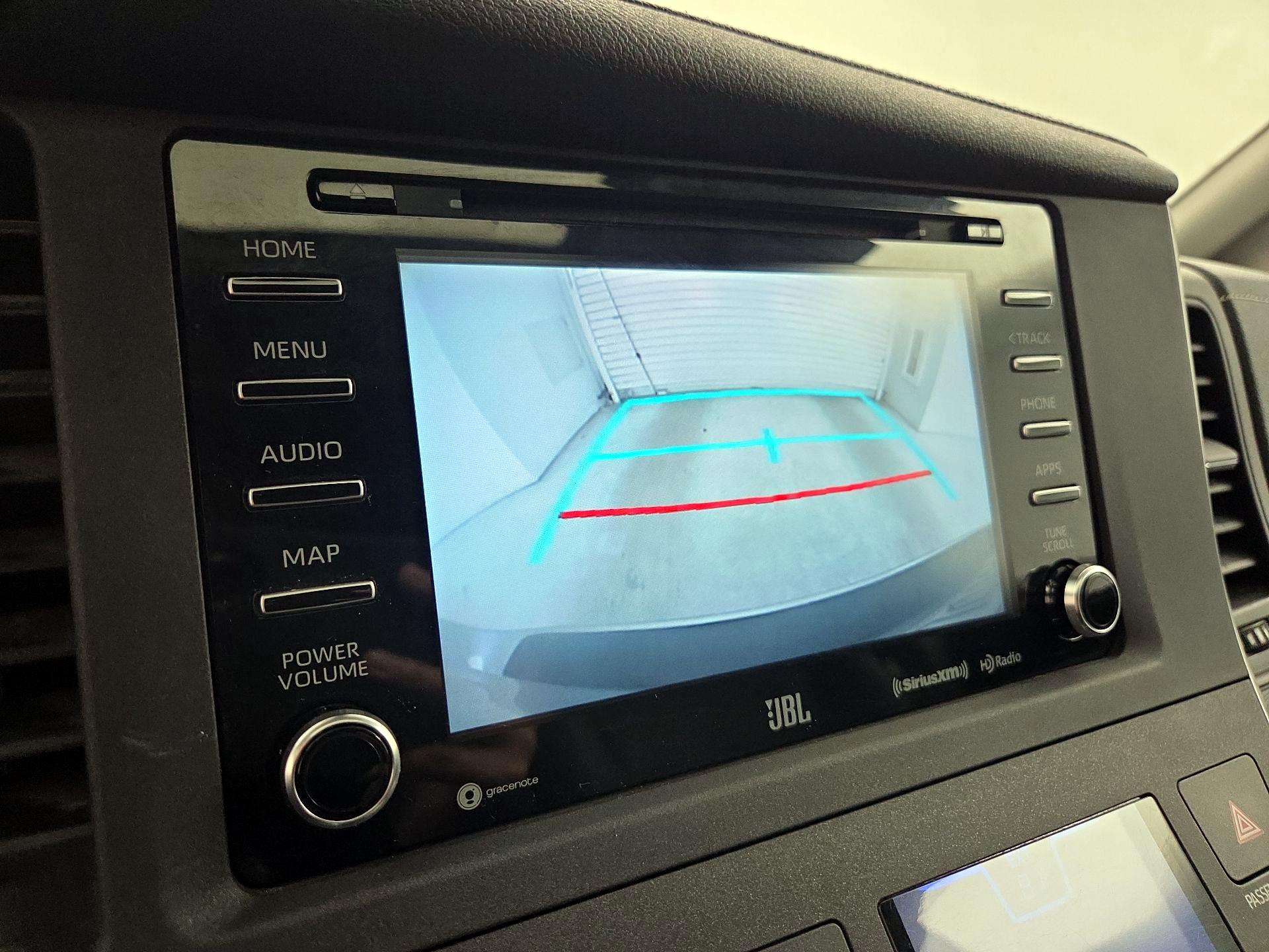 Thumbnail: 2020 Toyota Sienna - 15