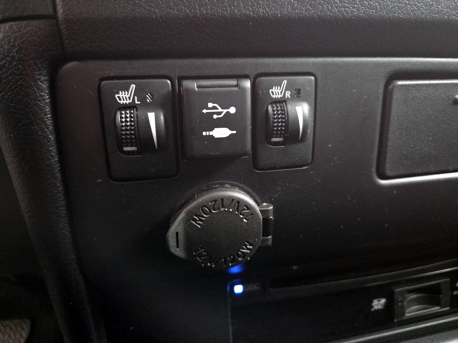 Thumbnail: 2020 Toyota Sienna - 19
