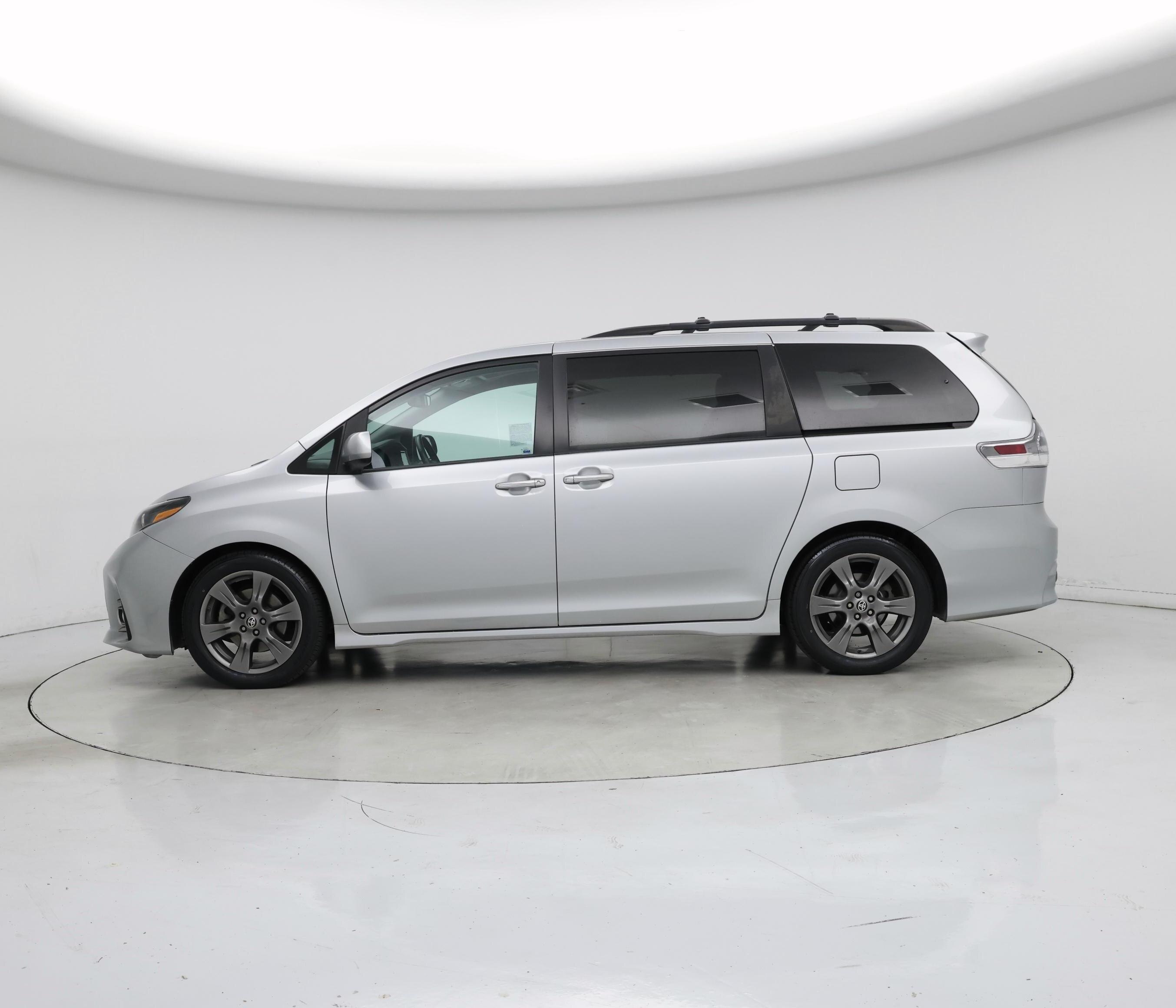 Thumbnail: 2020 Toyota Sienna - 3