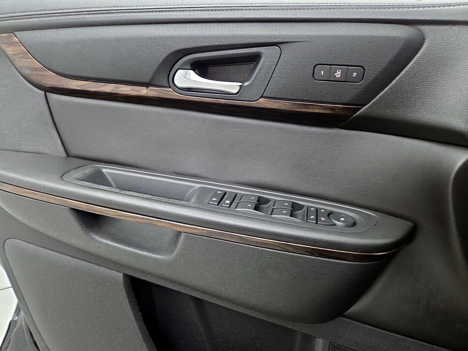 Thumbnail: 2016 GMC Acadia - 12