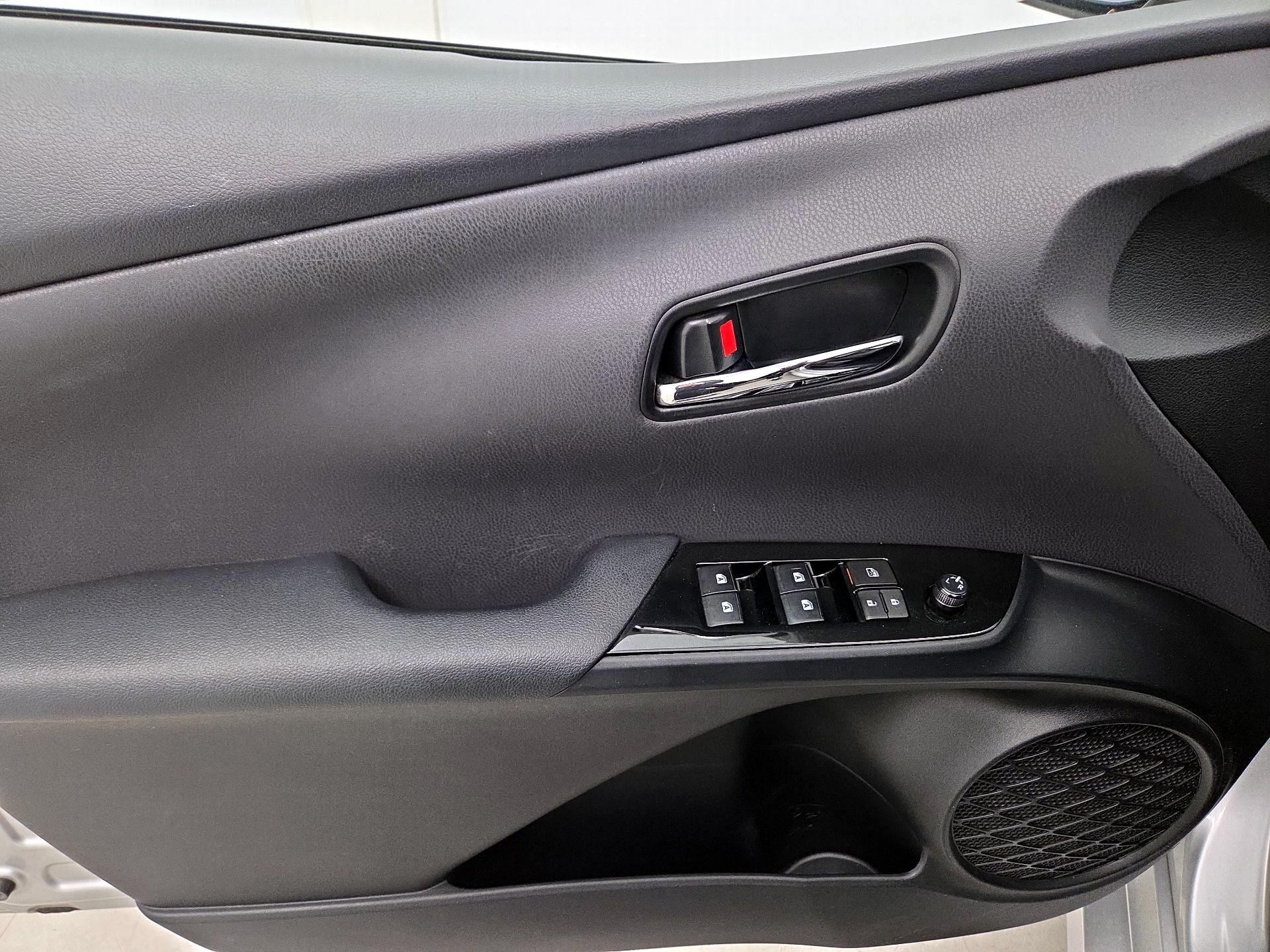 Thumbnail: 2017 Toyota Prius Prime - 12