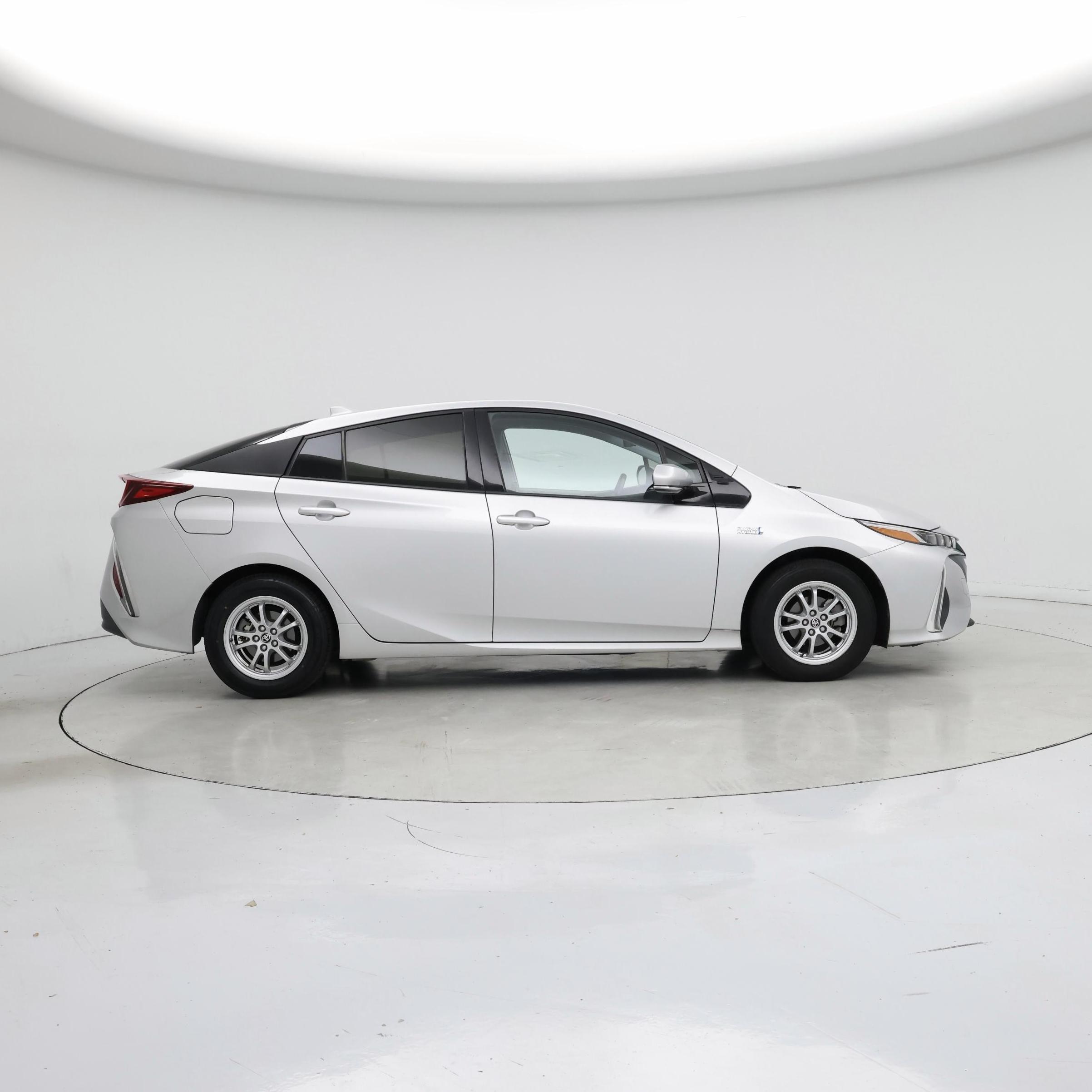 Thumbnail: 2017 Toyota Prius Prime - 7