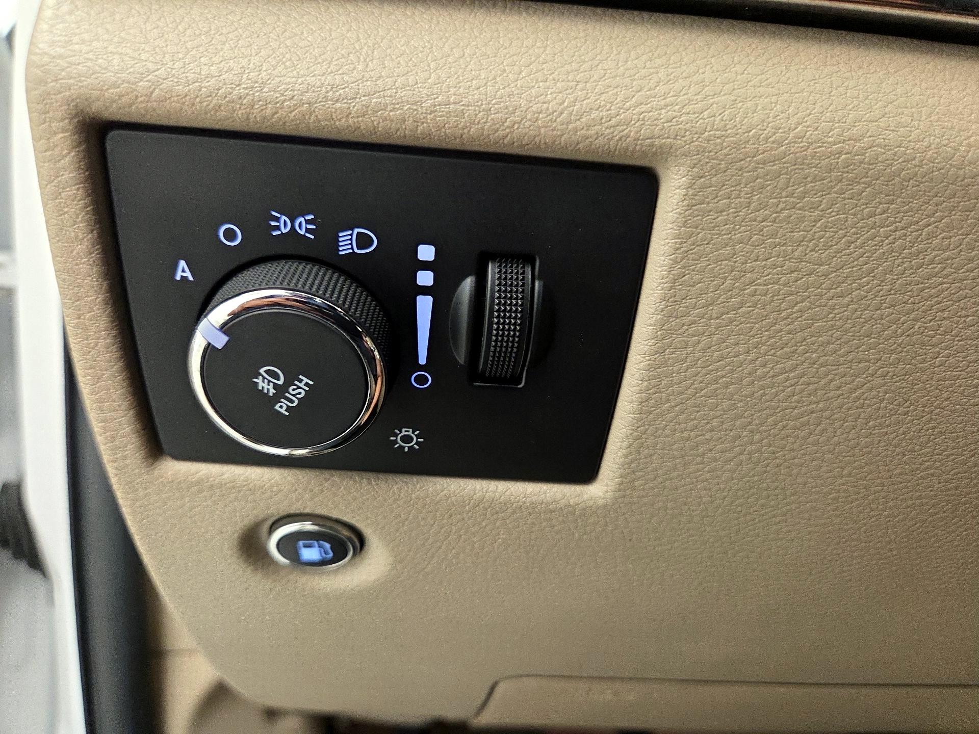 Thumbnail: 2016 Jeep Grand Cherokee - 13