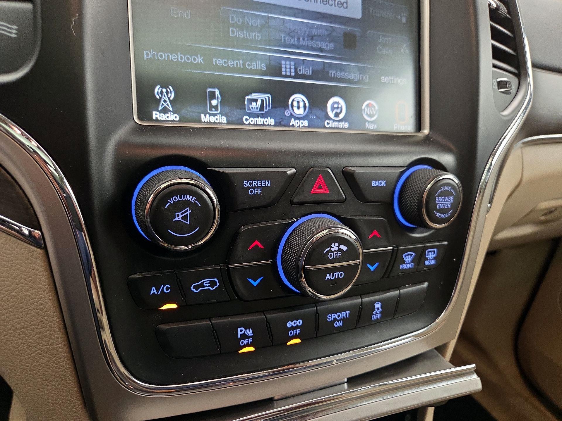 Thumbnail: 2016 Jeep Grand Cherokee - 17