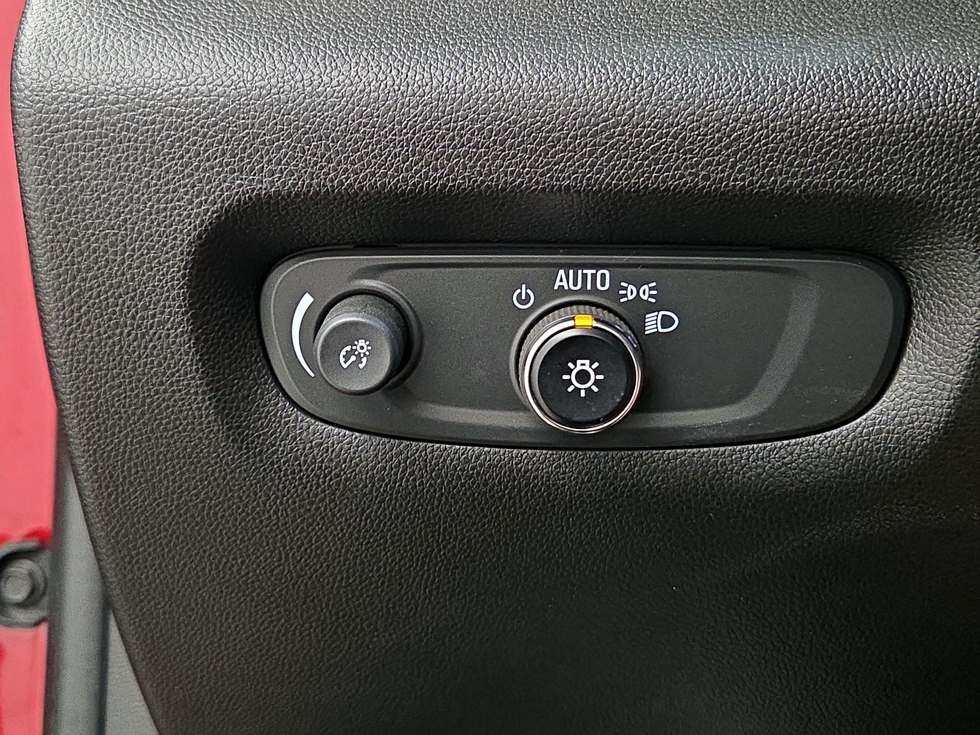 Thumbnail: 2022 Chevrolet Traverse - 13