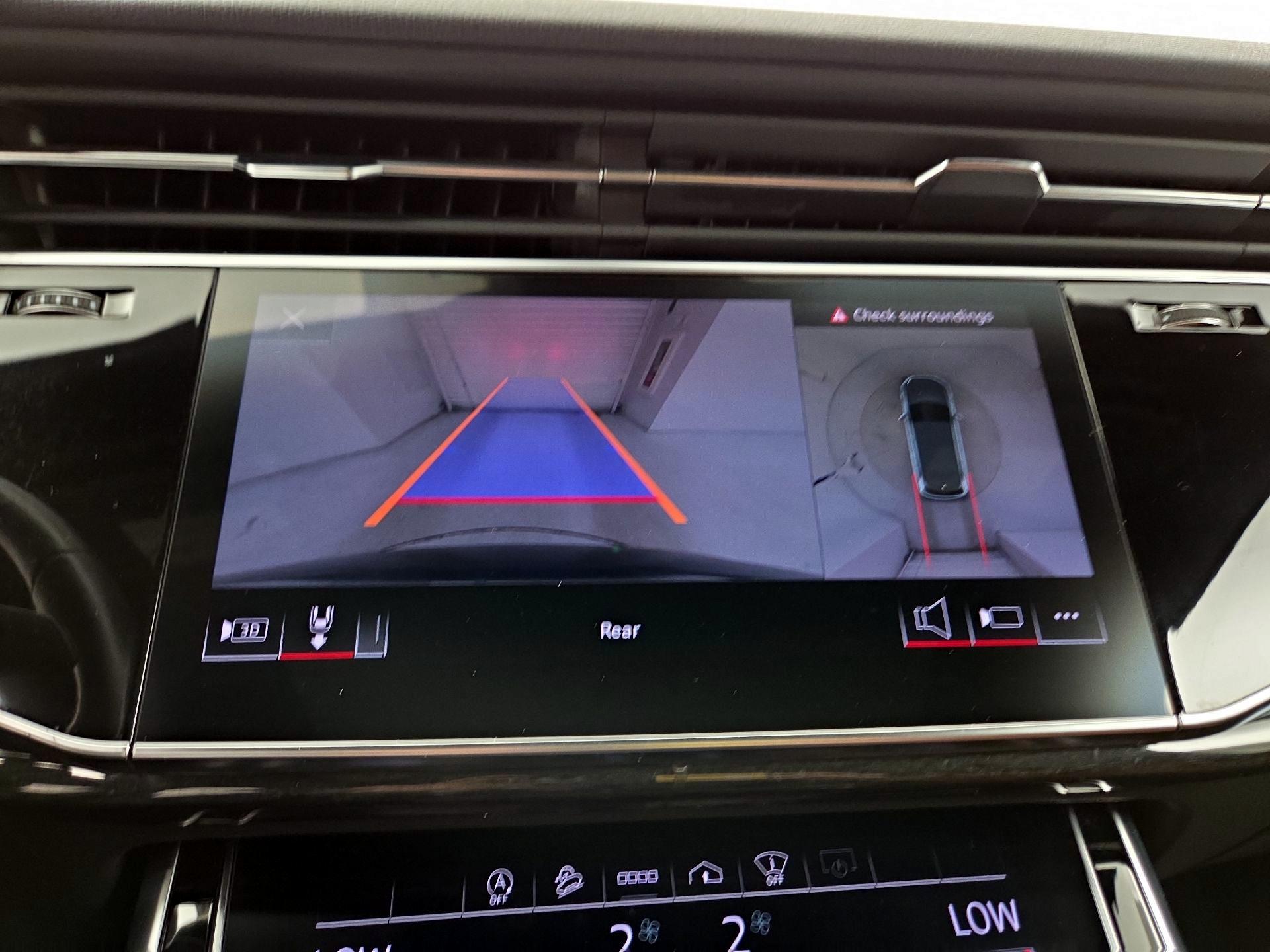 Thumbnail: 2021 Audi Q7 - 15