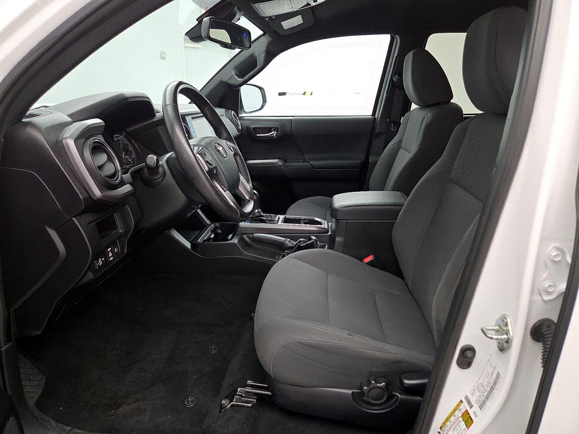 Thumbnail: 2018 Toyota Tacoma - 11