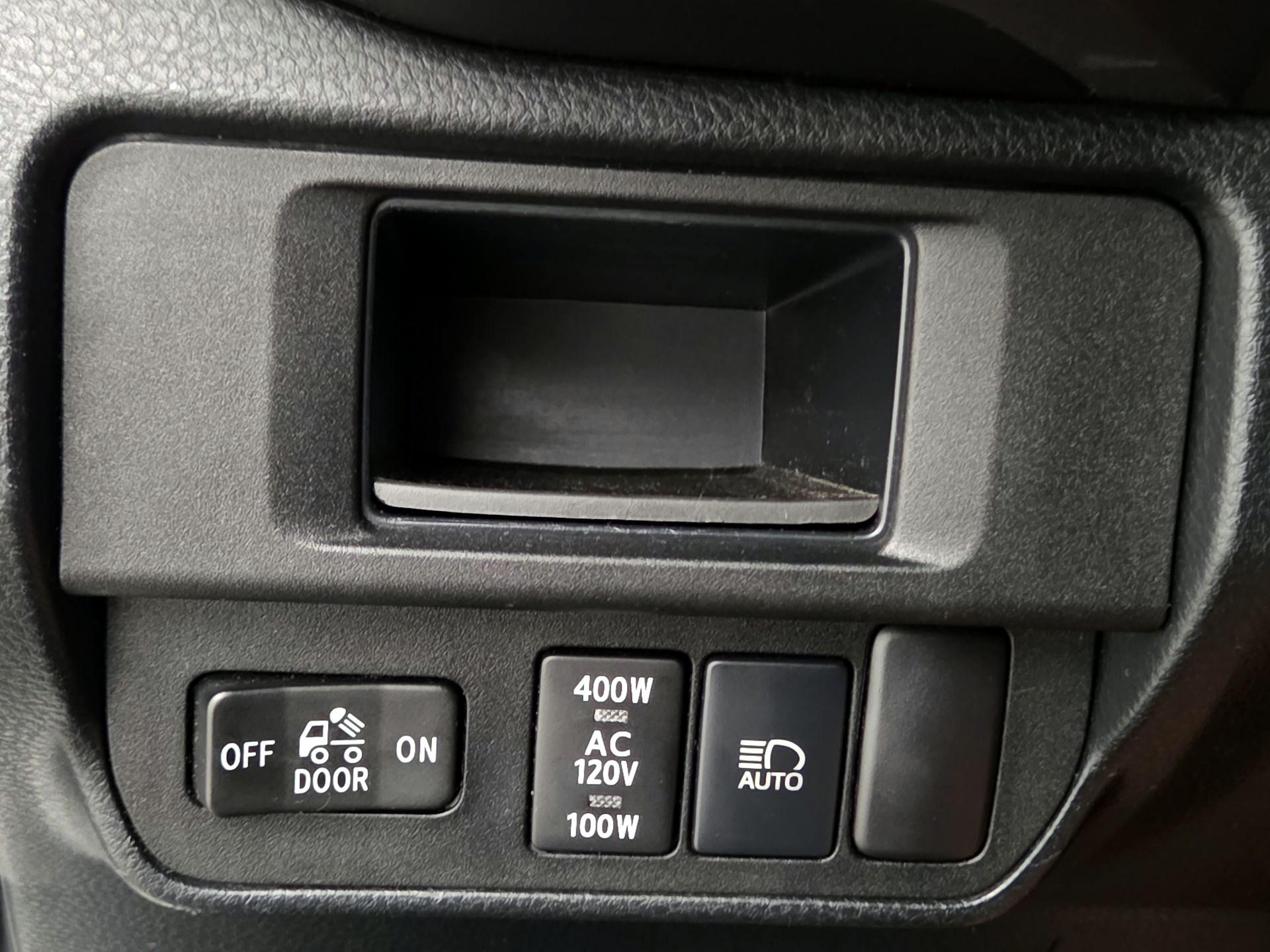 Thumbnail: 2018 Toyota Tacoma - 13