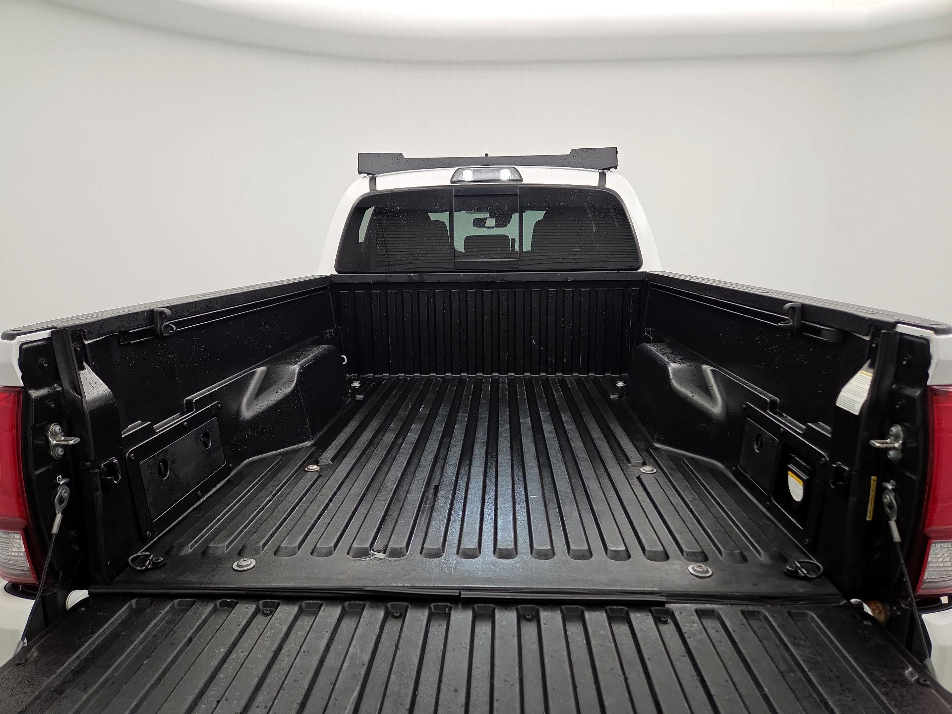 Thumbnail: 2018 Toyota Tacoma - 20