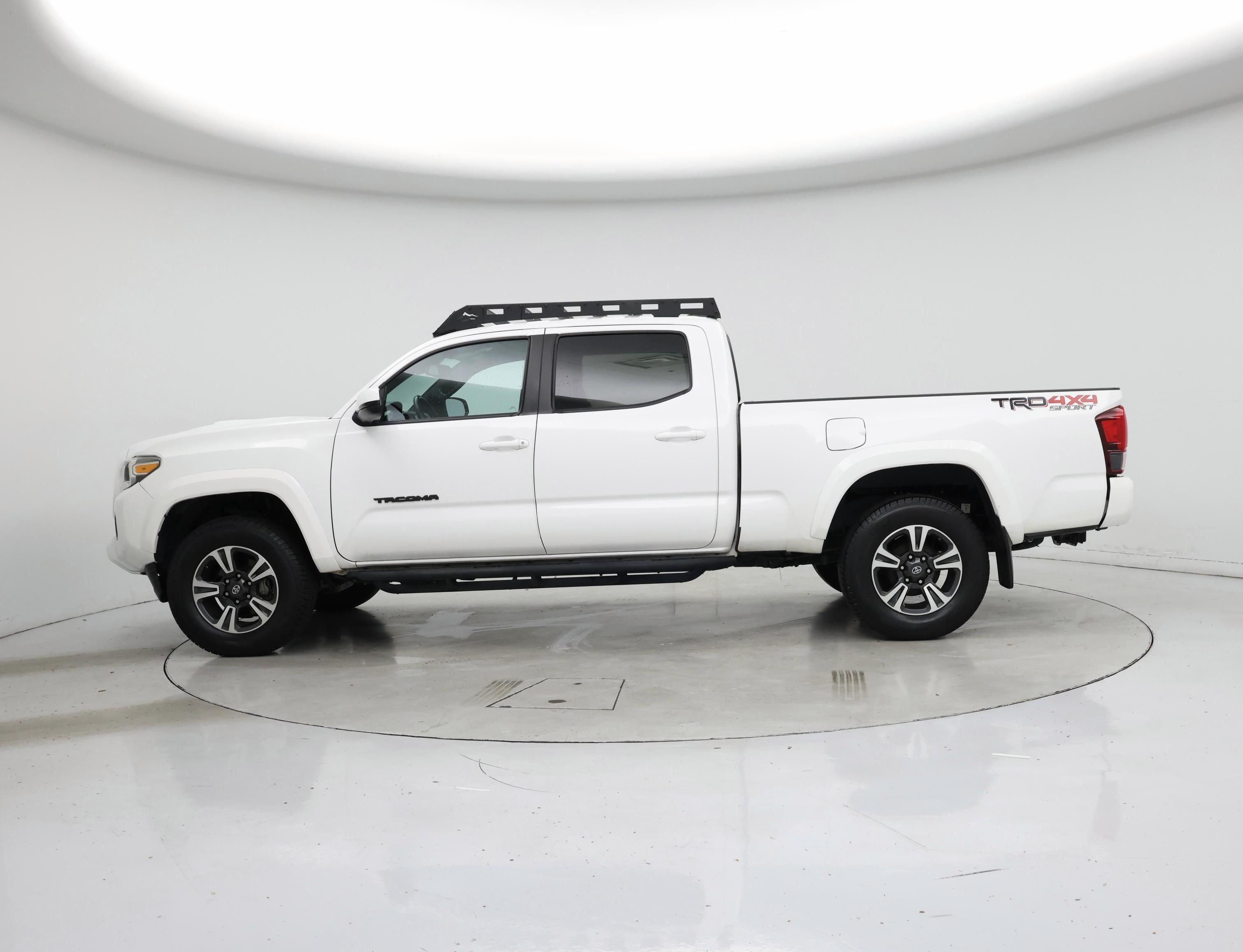 Thumbnail: 2018 Toyota Tacoma - 3