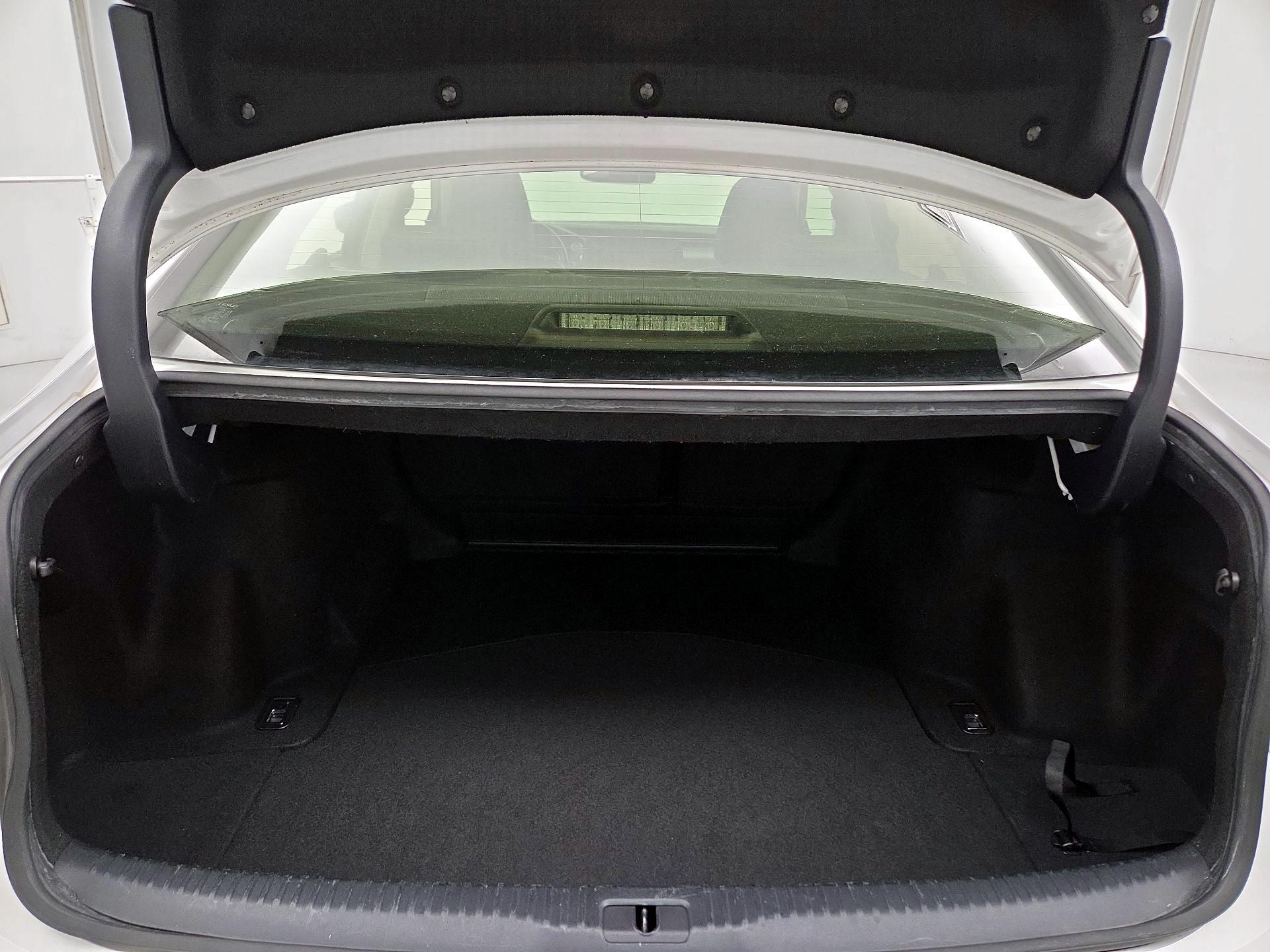 Thumbnail: 2016 Lexus IS - 20