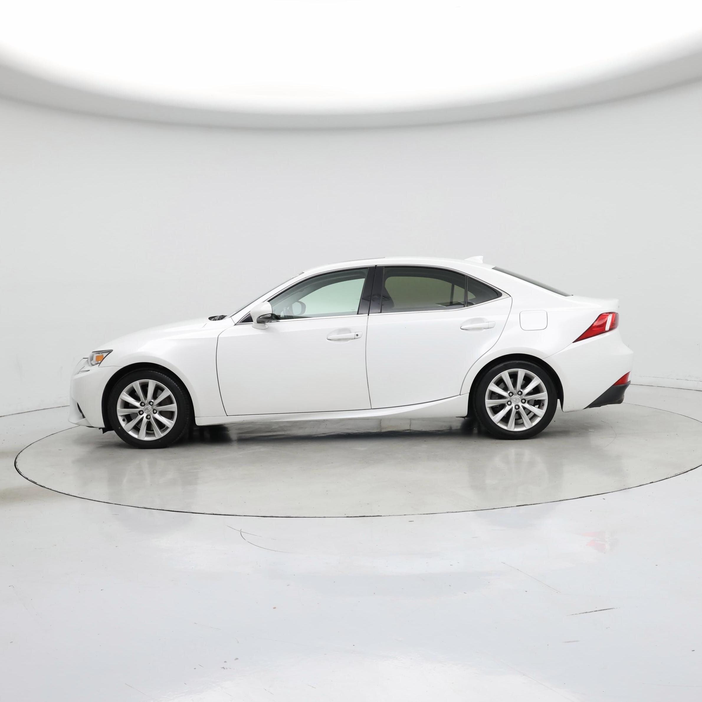 Thumbnail: 2016 Lexus IS - 3