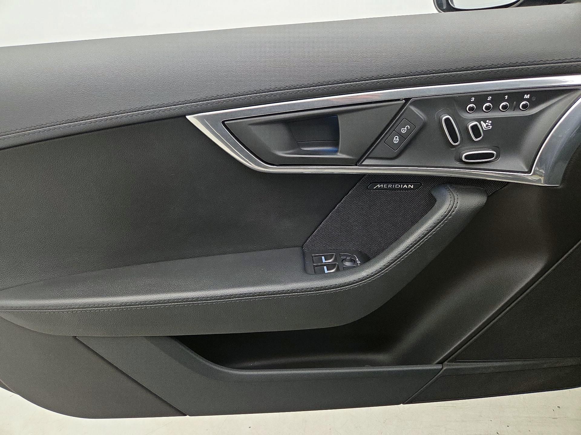 Thumbnail: 2020 Jaguar F-Type - 12