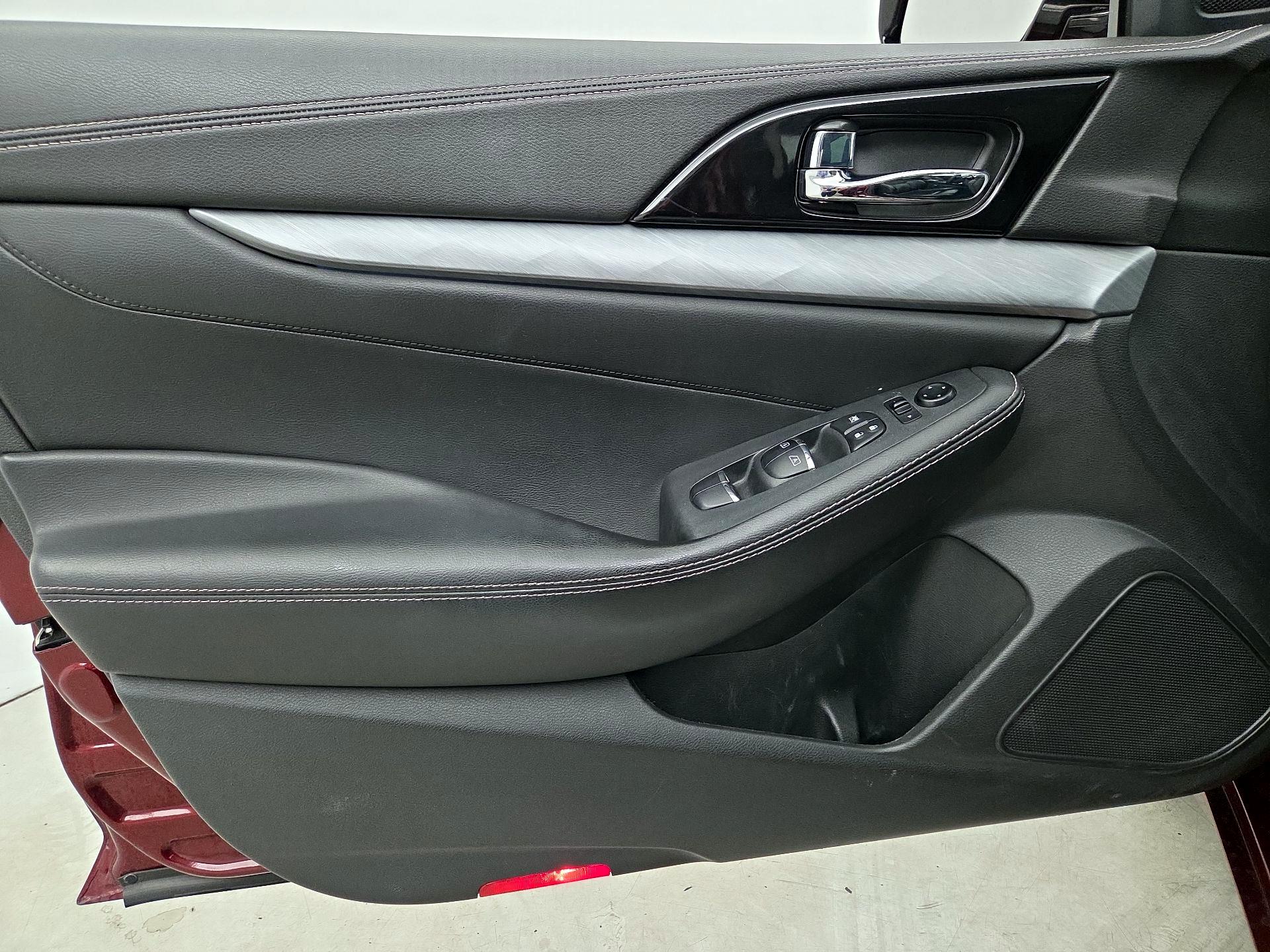 Thumbnail: 2016 Nissan Maxima - 12