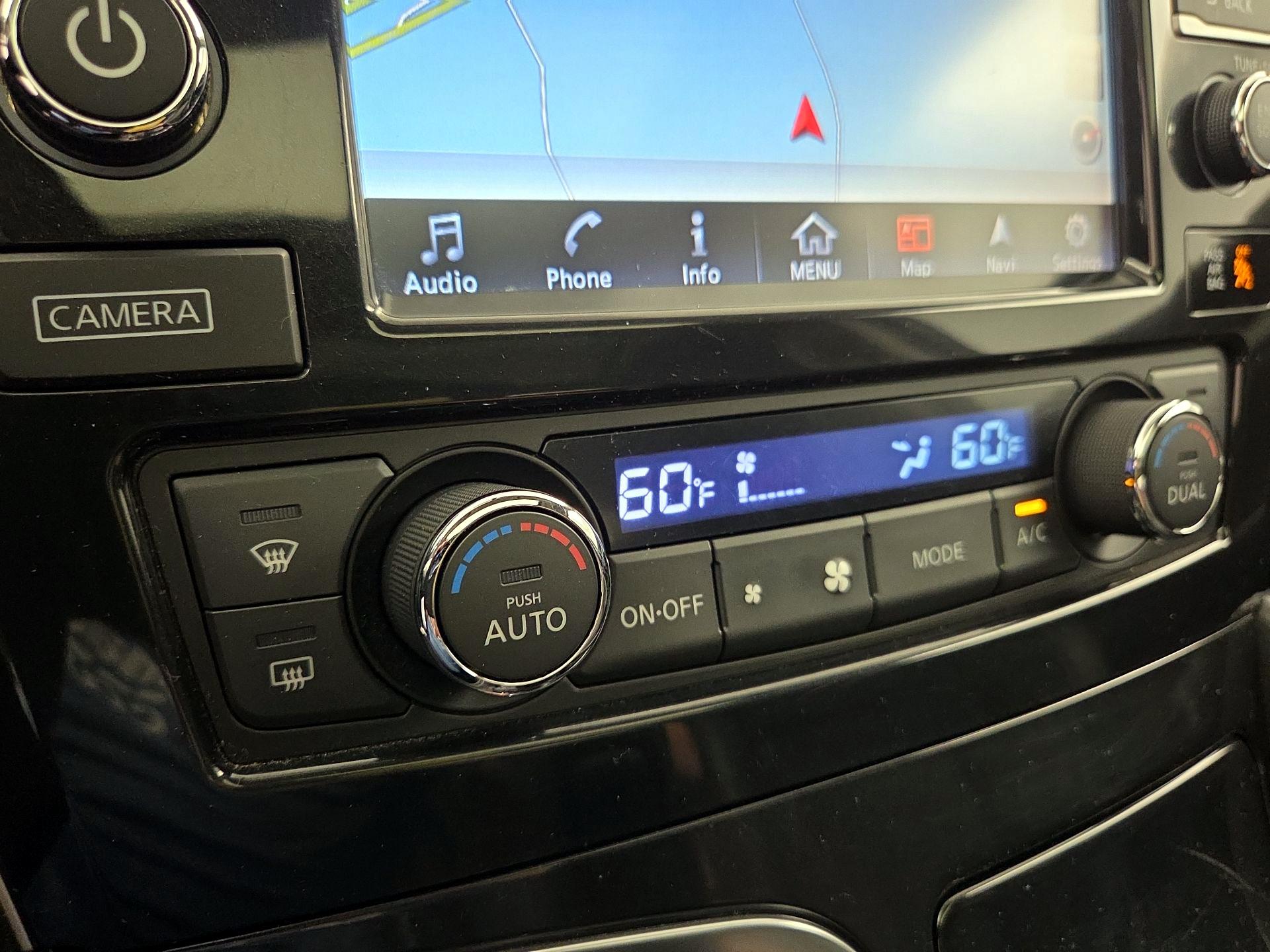 Thumbnail: 2016 Nissan Maxima - 17