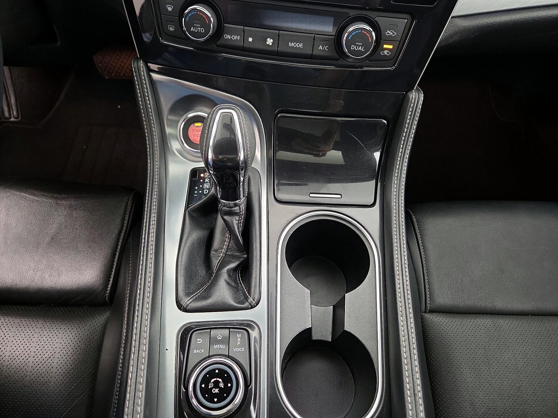 Thumbnail: 2016 Nissan Maxima - 18