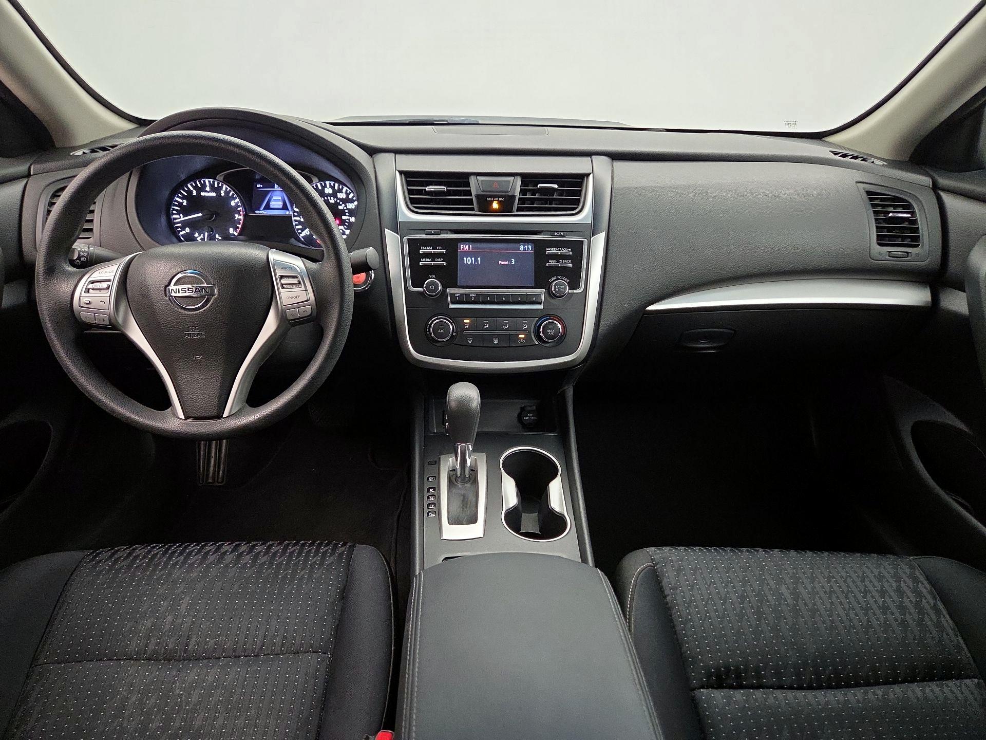 Thumbnail: 2016 Nissan Altima - 9