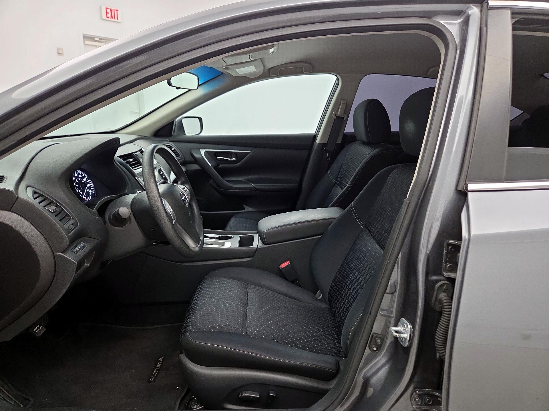 Thumbnail: 2016 Nissan Altima - 11