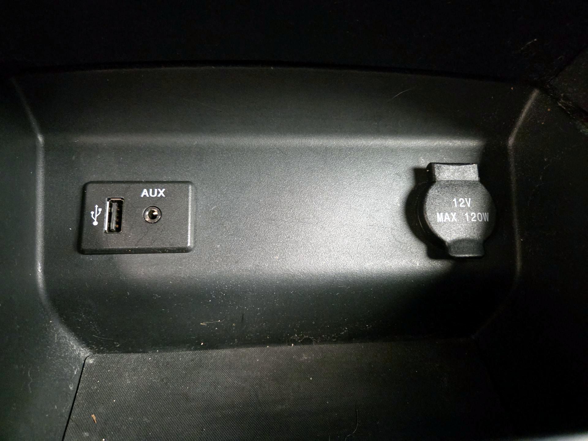 Thumbnail: 2016 Nissan Altima - 18