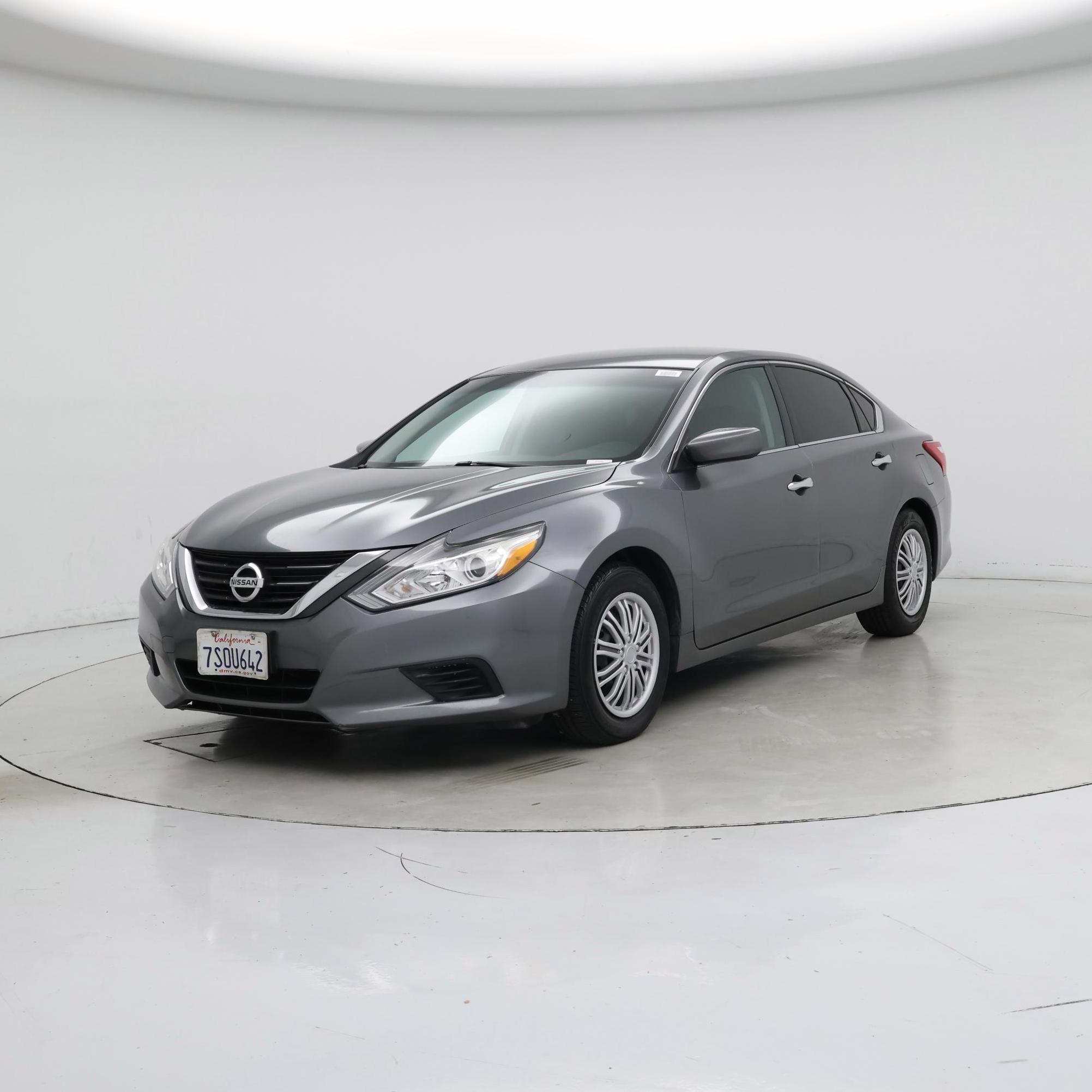 Thumbnail: 2016 Nissan Altima - 4