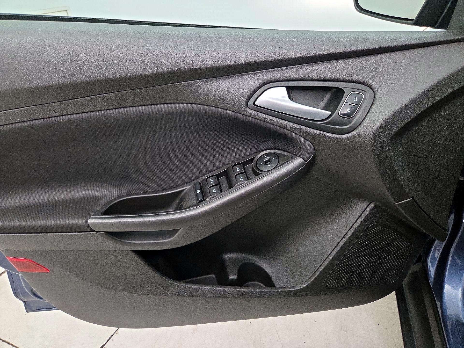 Thumbnail: 2018 Ford Focus - 12