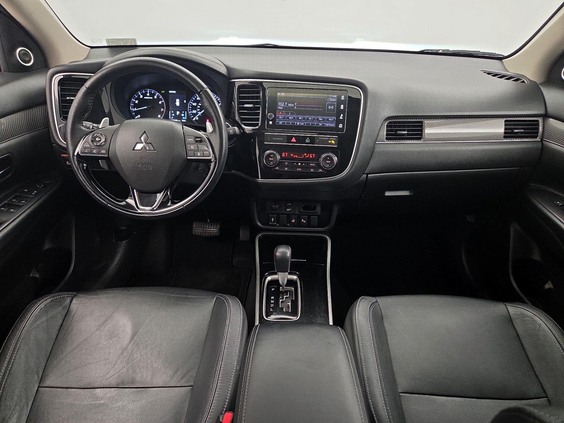 Thumbnail: 2019 Mitsubishi Outlander - 9