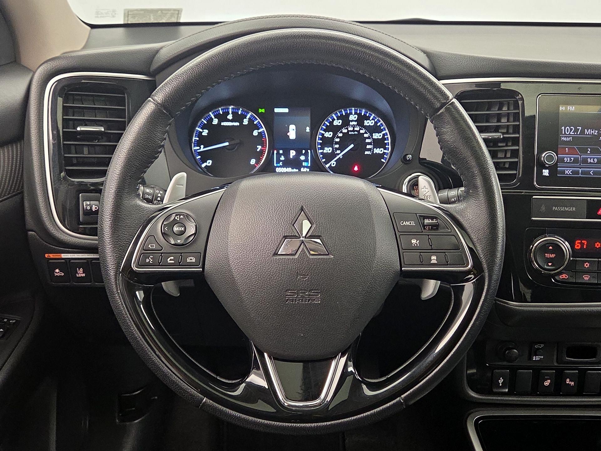 Thumbnail: 2019 Mitsubishi Outlander - 10