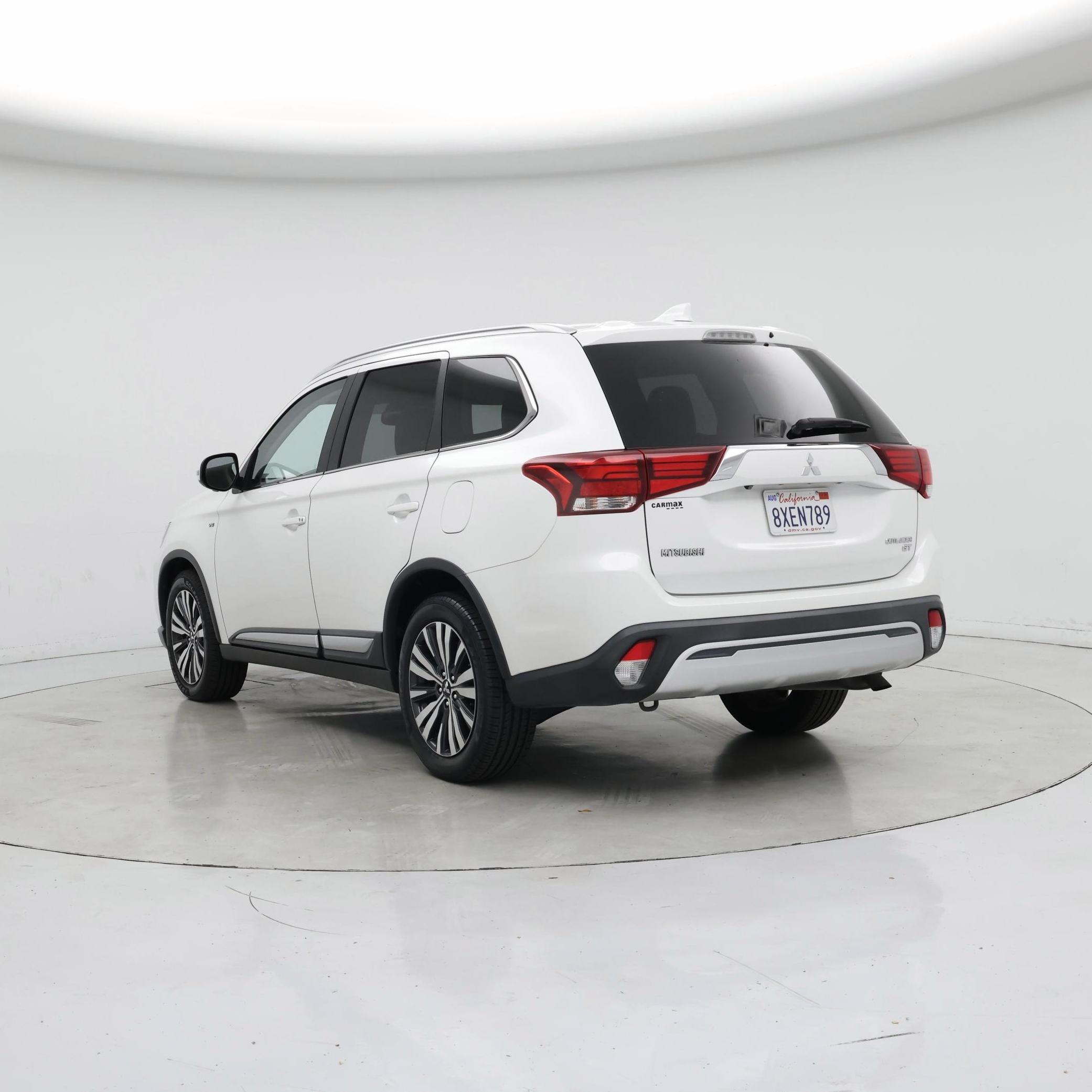 Thumbnail: 2019 Mitsubishi Outlander - 2