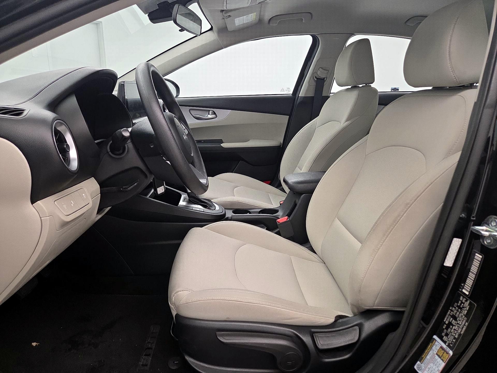 Thumbnail: 2023 Kia Forte - 11