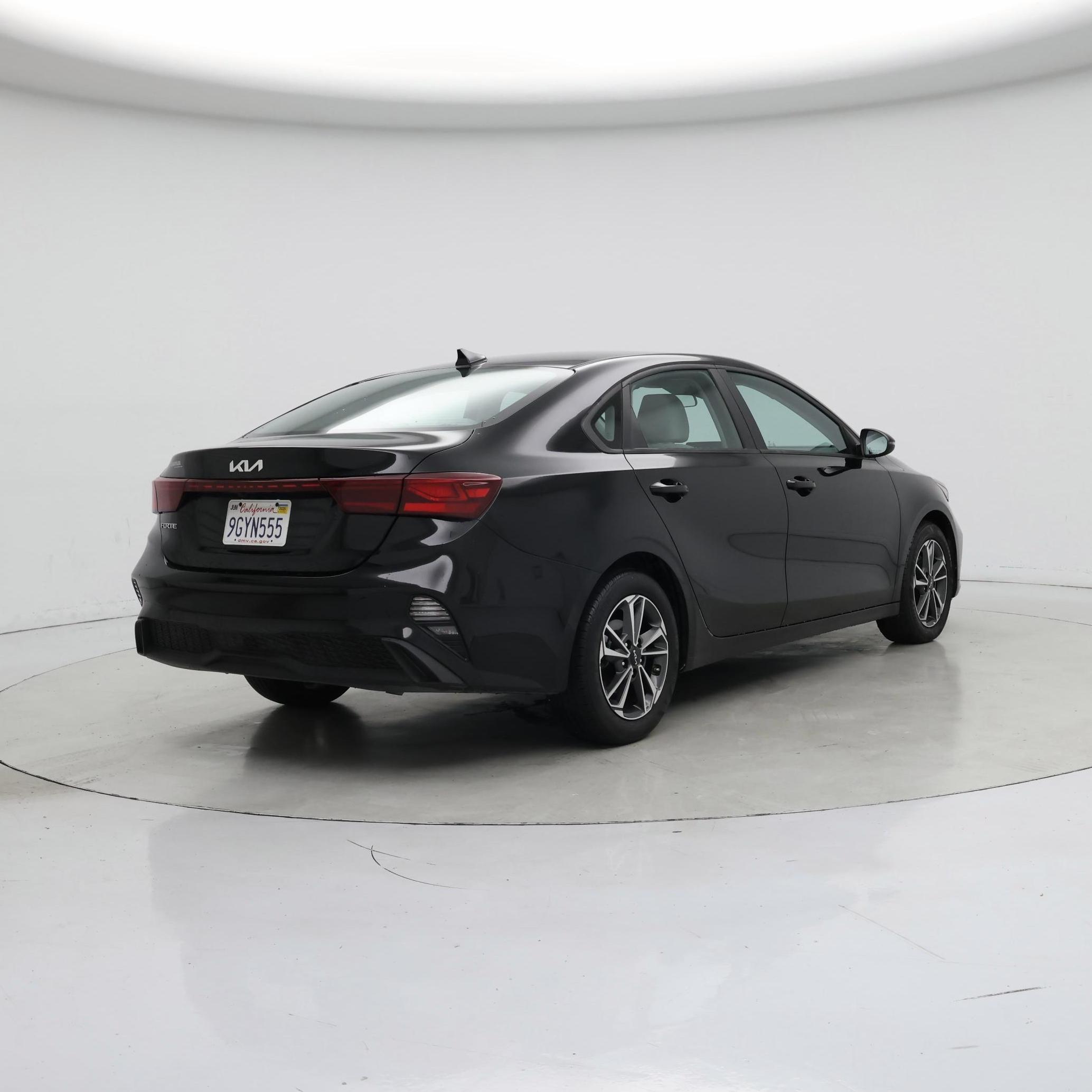Thumbnail: 2023 Kia Forte - 8