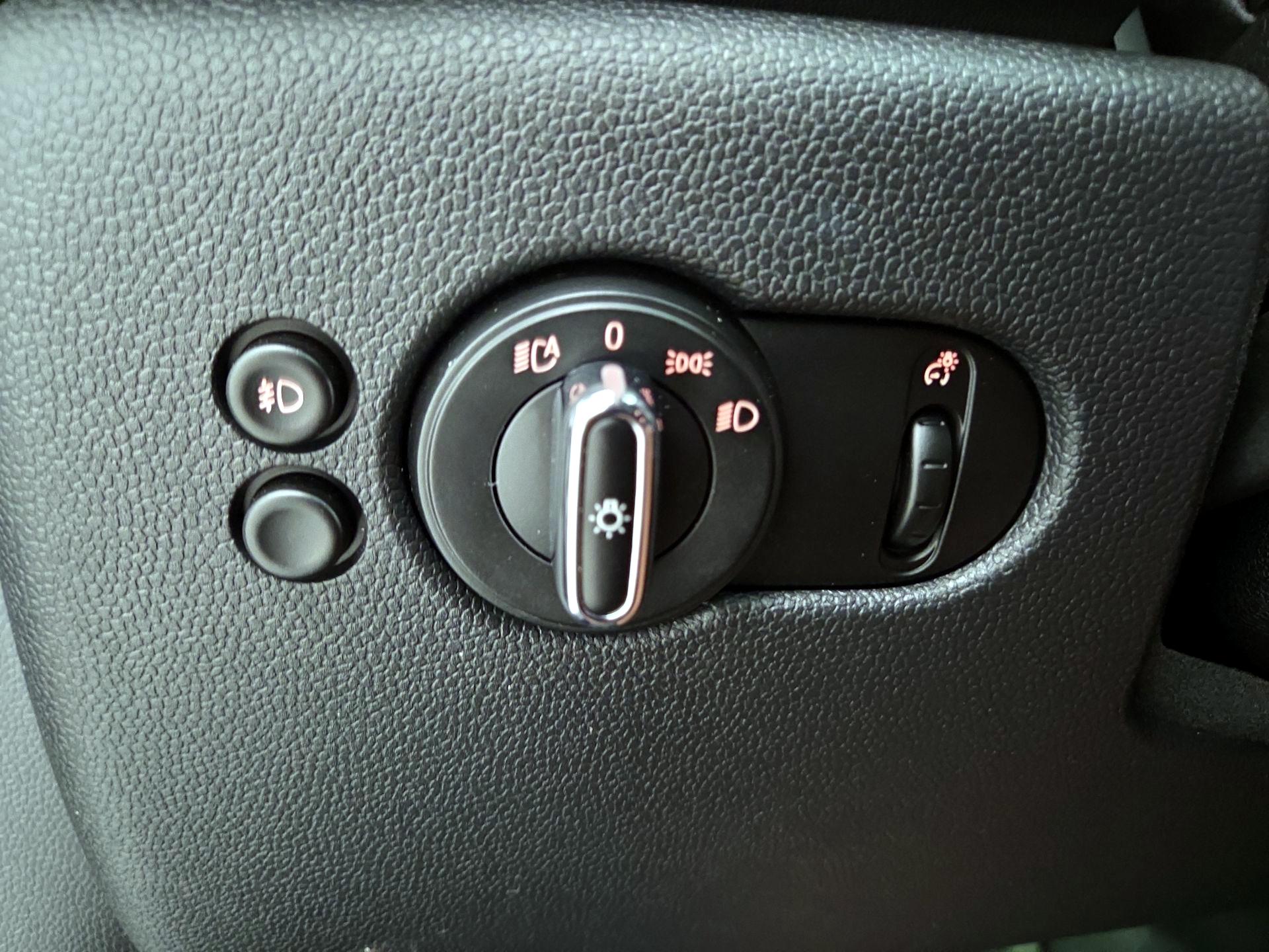 Thumbnail: 2020 MINI Cooper Hardtop - 13