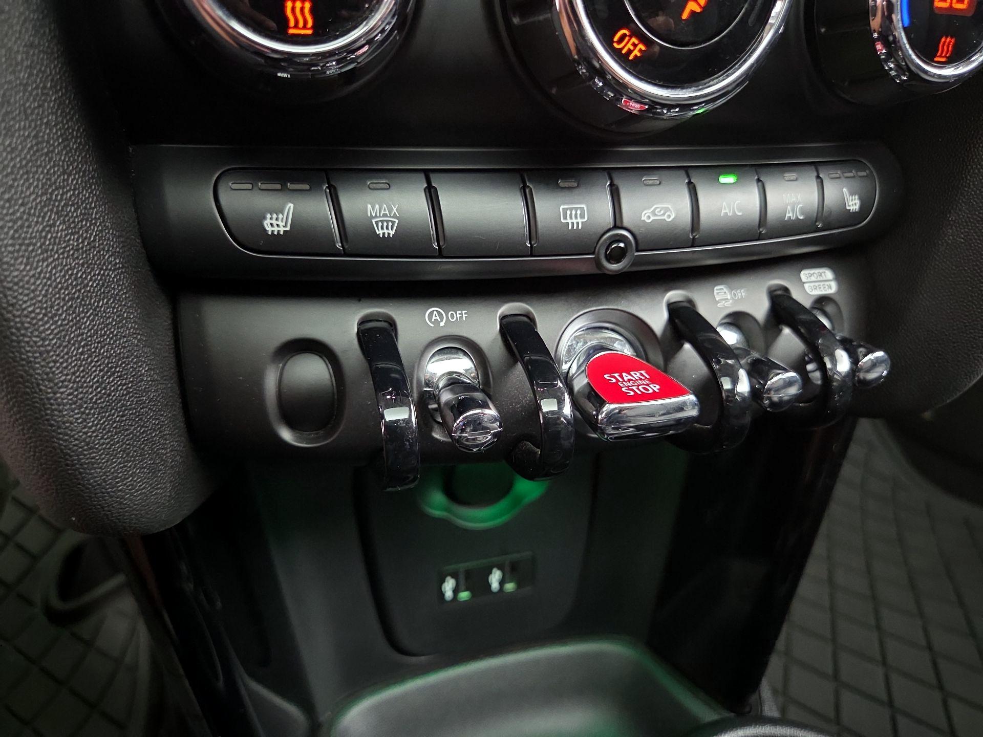 Thumbnail: 2020 MINI Cooper Hardtop - 16