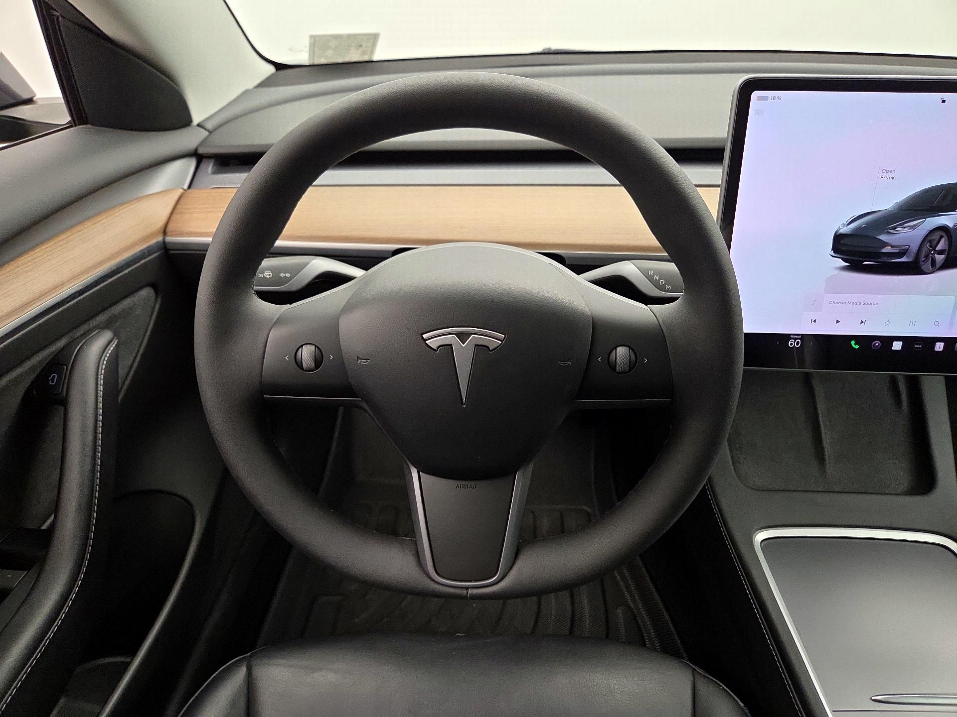 Thumbnail: 2023 Tesla Model 3 - 10