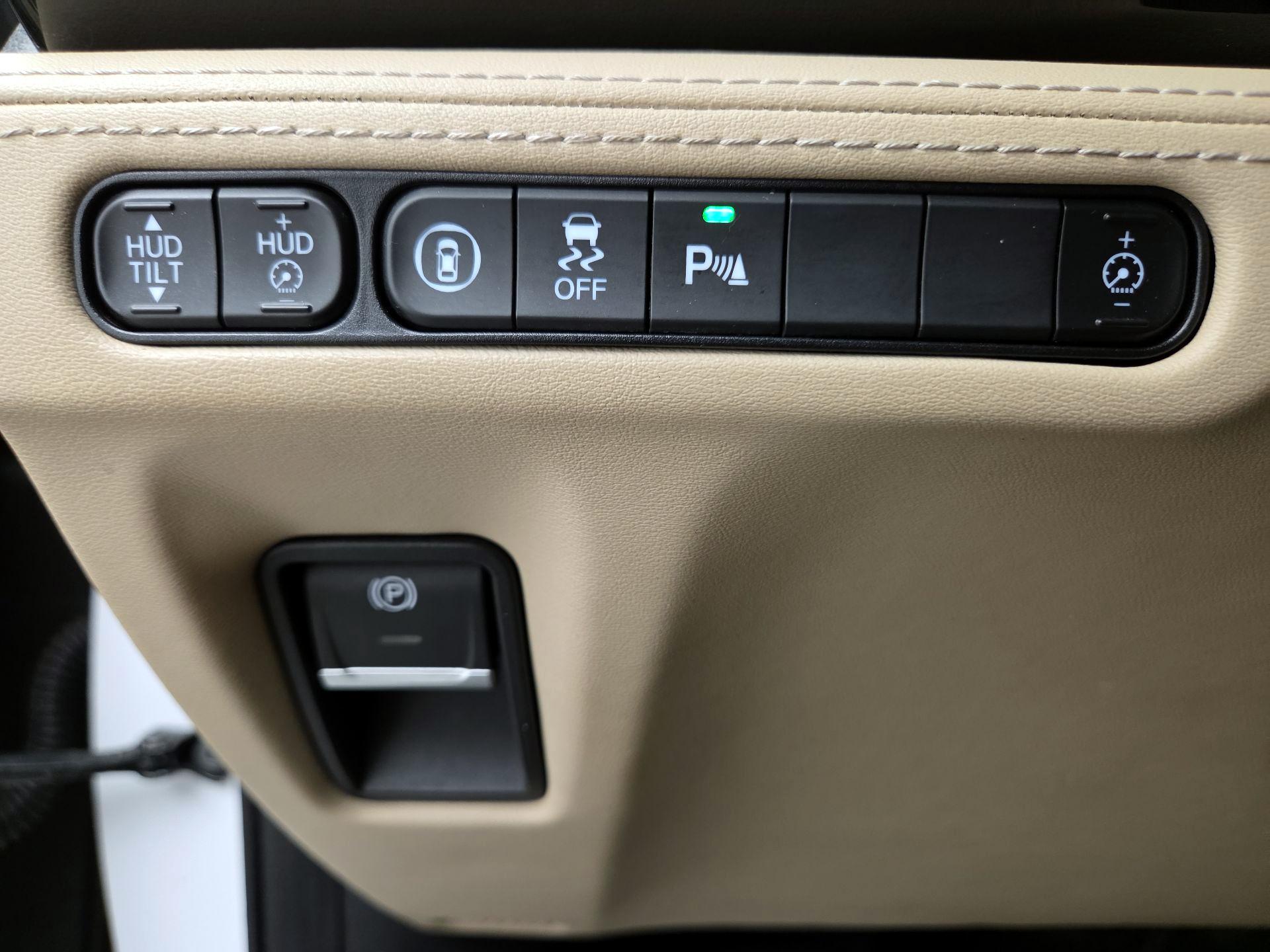 Thumbnail: 2023 Acura MDX - 13