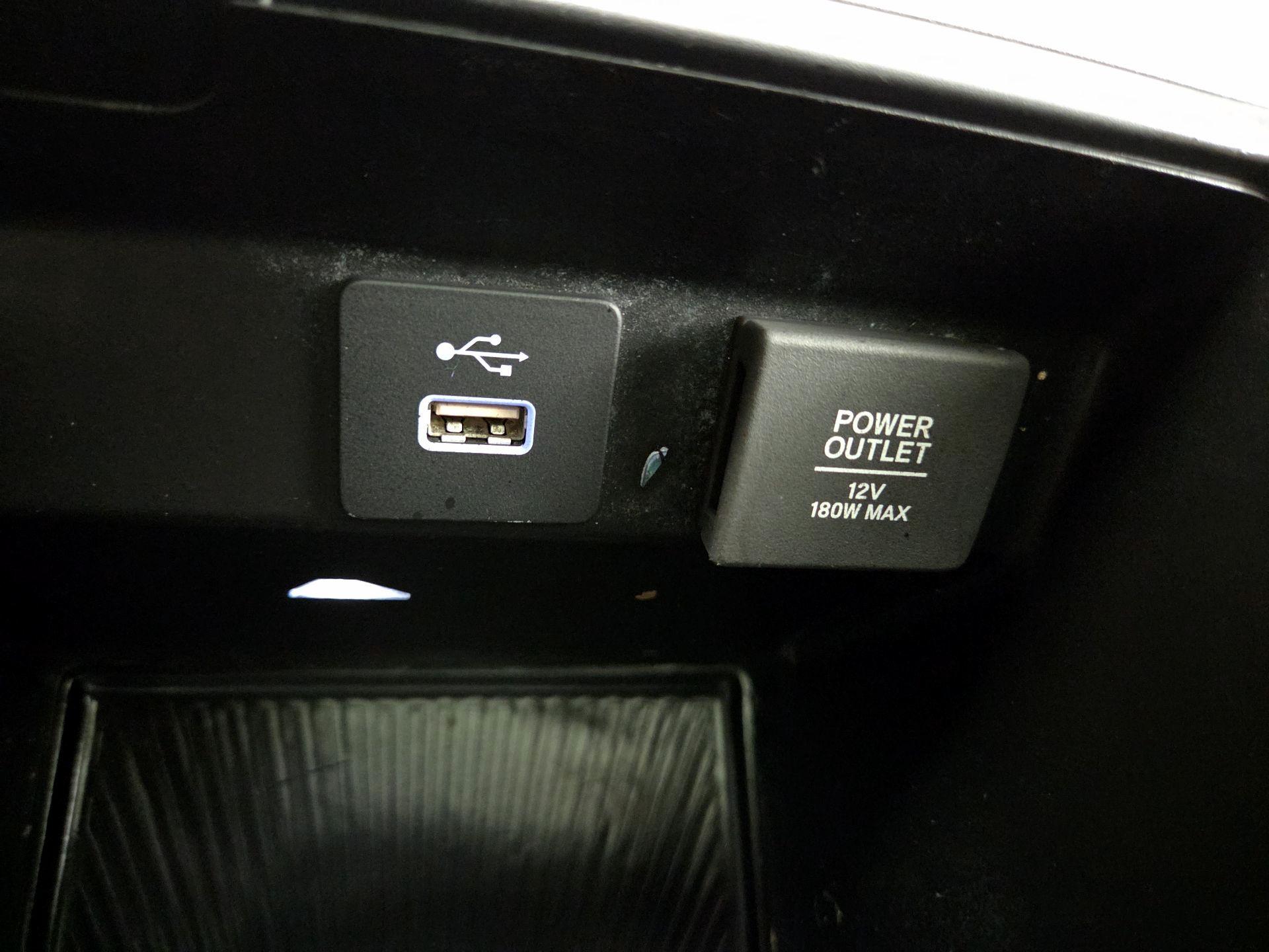 Thumbnail: 2023 Acura MDX - 19