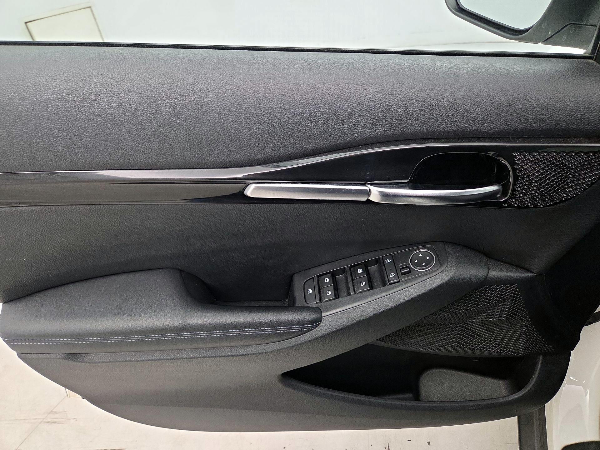 Thumbnail: 2022 Kia Seltos - 12