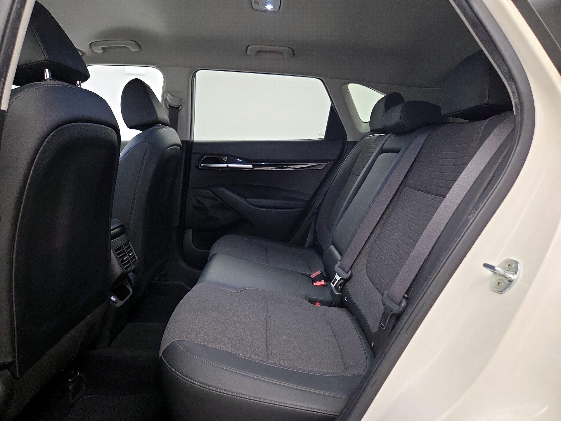 Thumbnail: 2022 Kia Seltos - 20