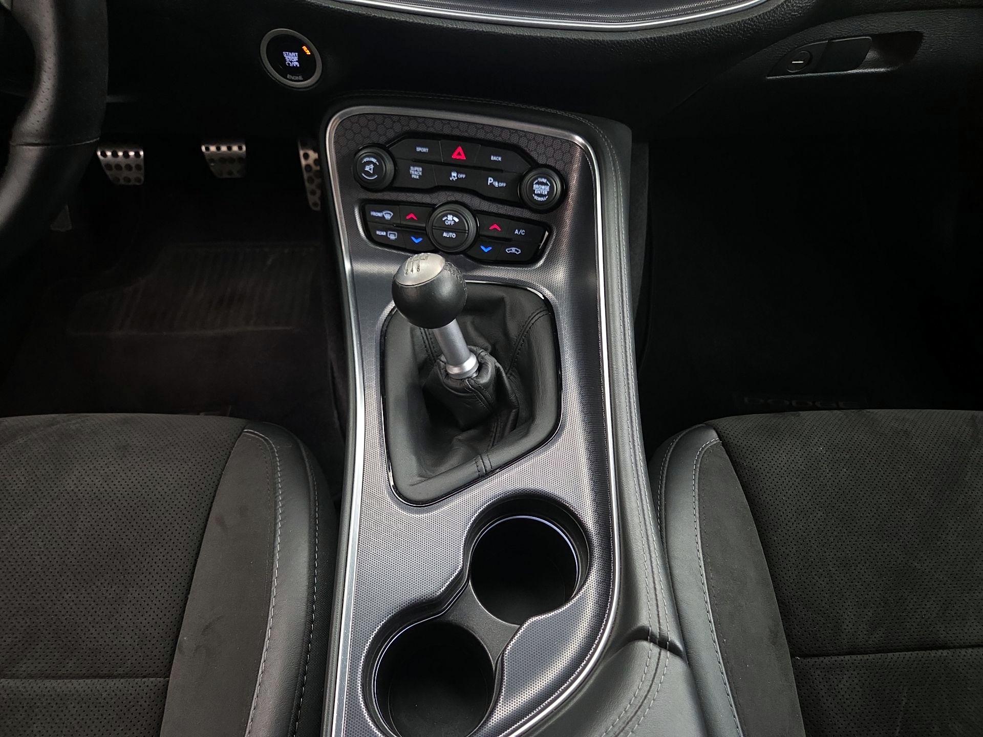 Thumbnail: 2016 Dodge Challenger - 17