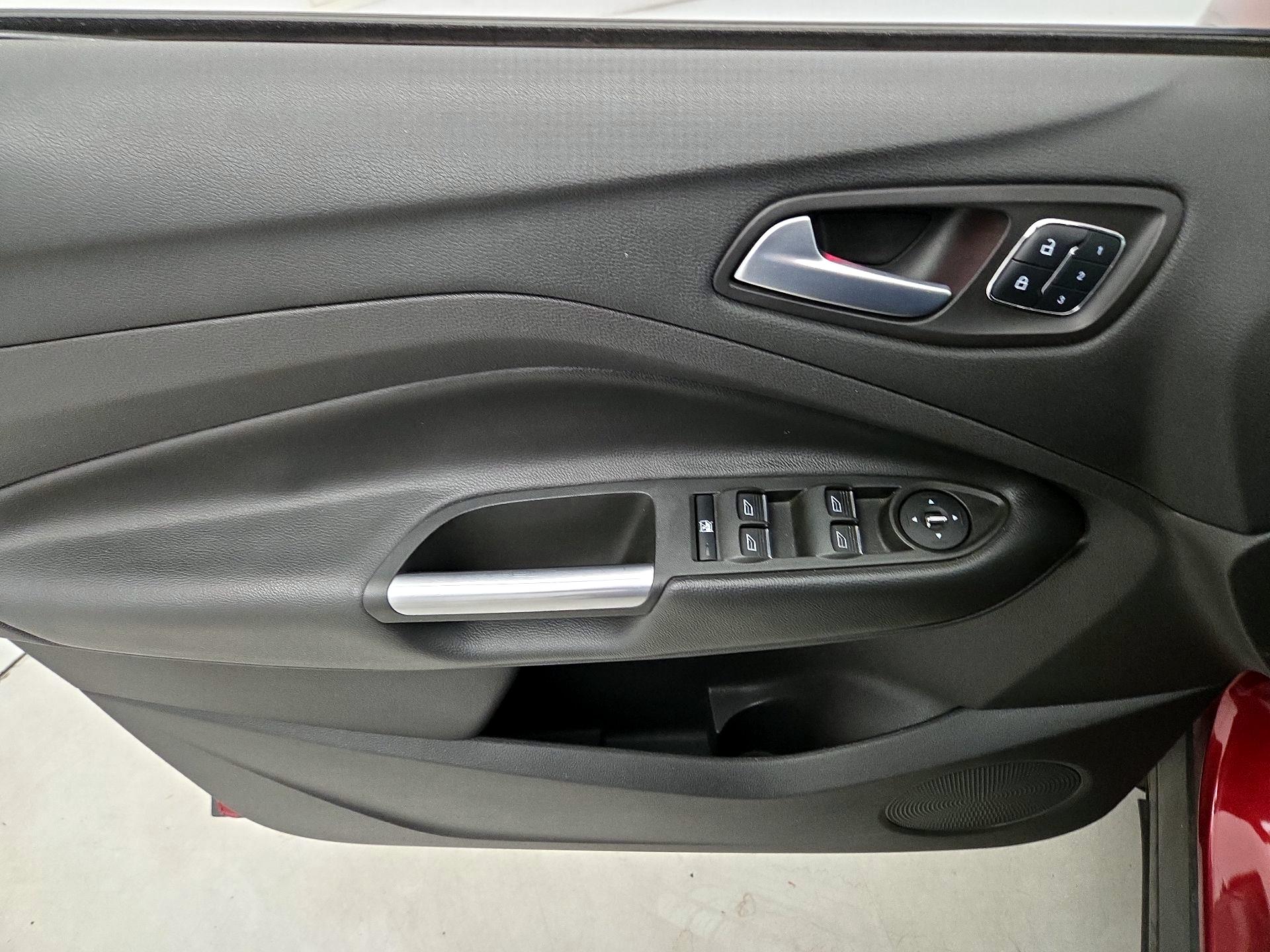 Thumbnail: 2014 Ford Escape - 12