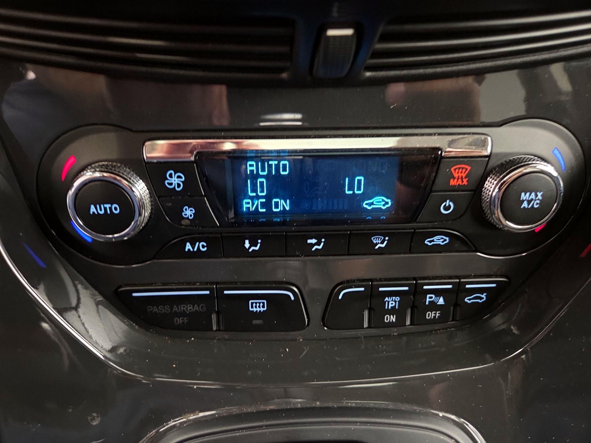 Thumbnail: 2014 Ford Escape - 16