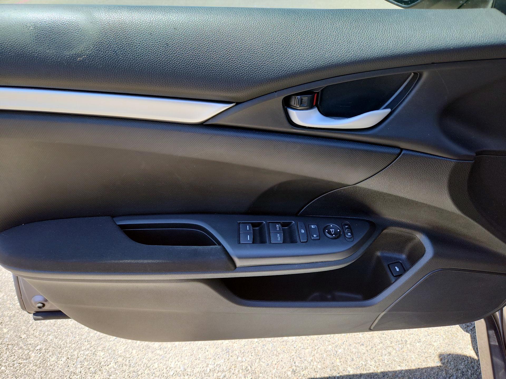 Thumbnail: 2020 Honda Civic - 10