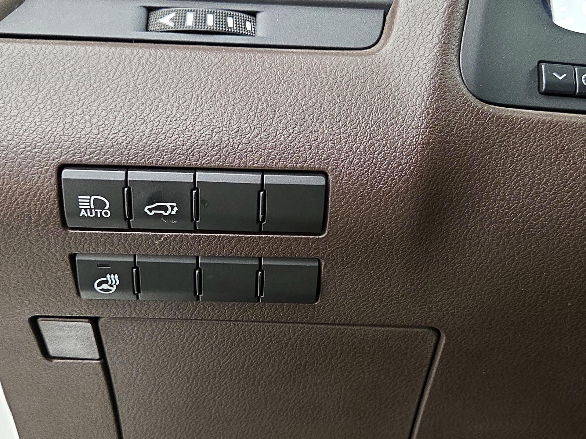 Thumbnail: 2020 Lexus RX - 13