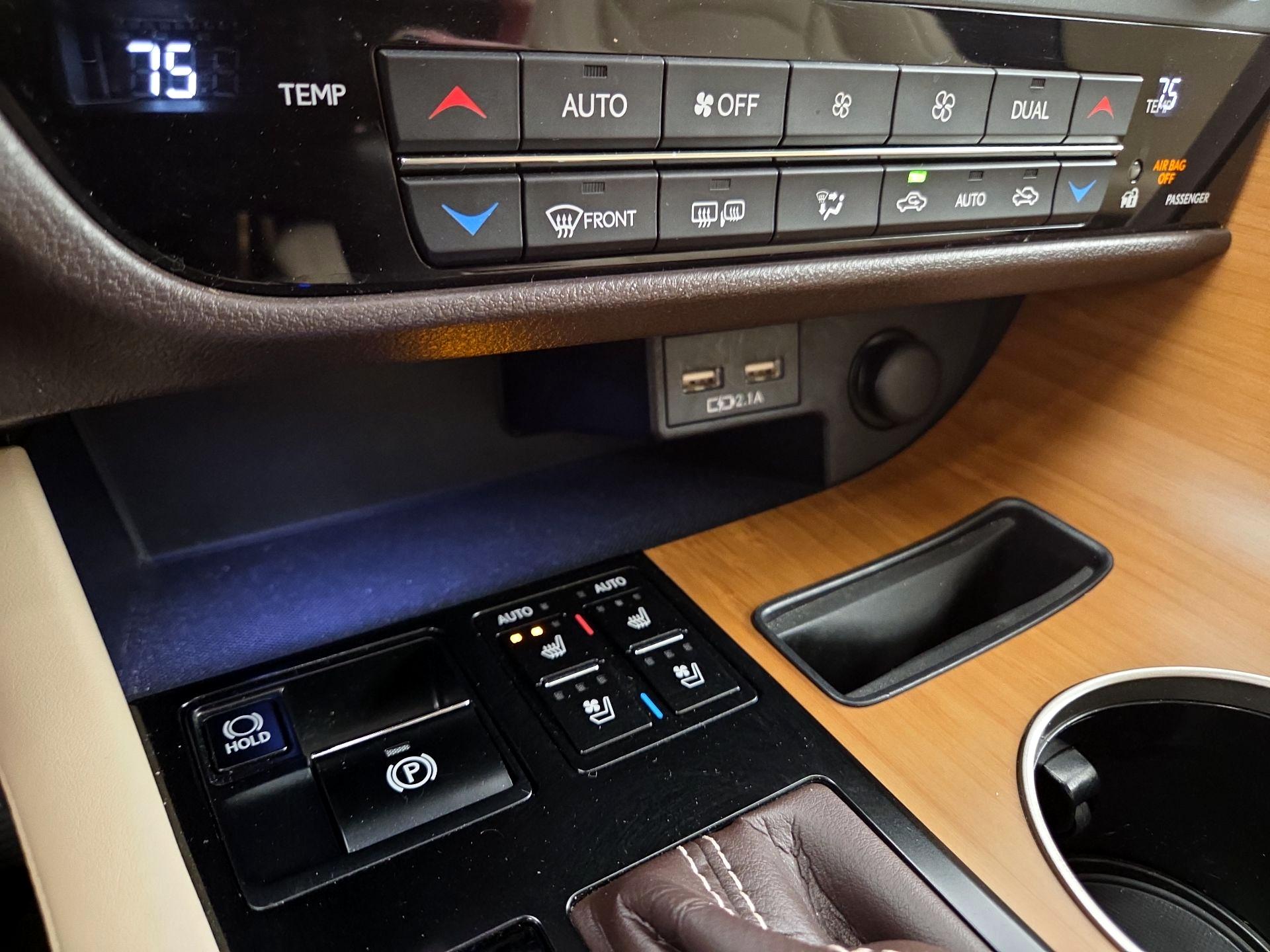 Thumbnail: 2020 Lexus RX - 19