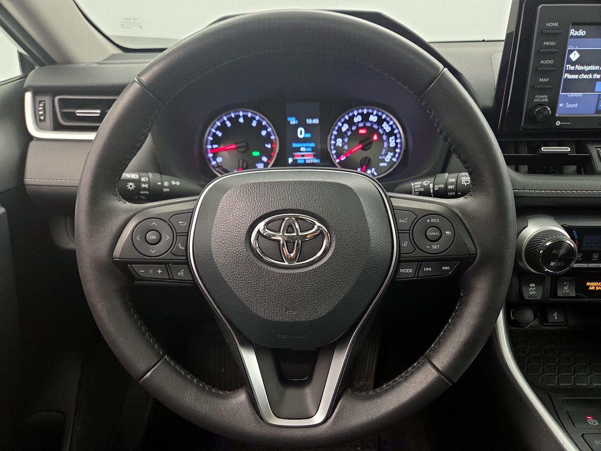 Thumbnail: 2022 Toyota RAV4 - 10