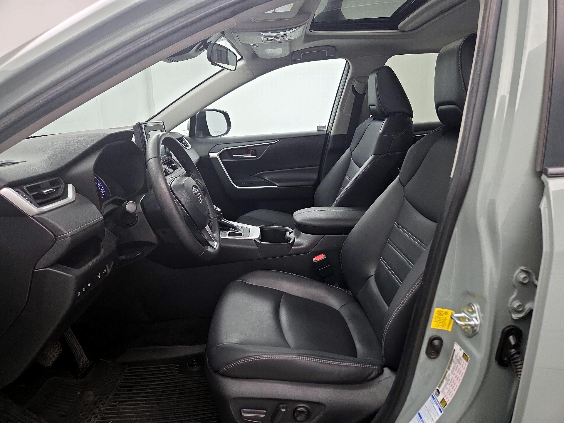 Thumbnail: 2022 Toyota RAV4 - 11