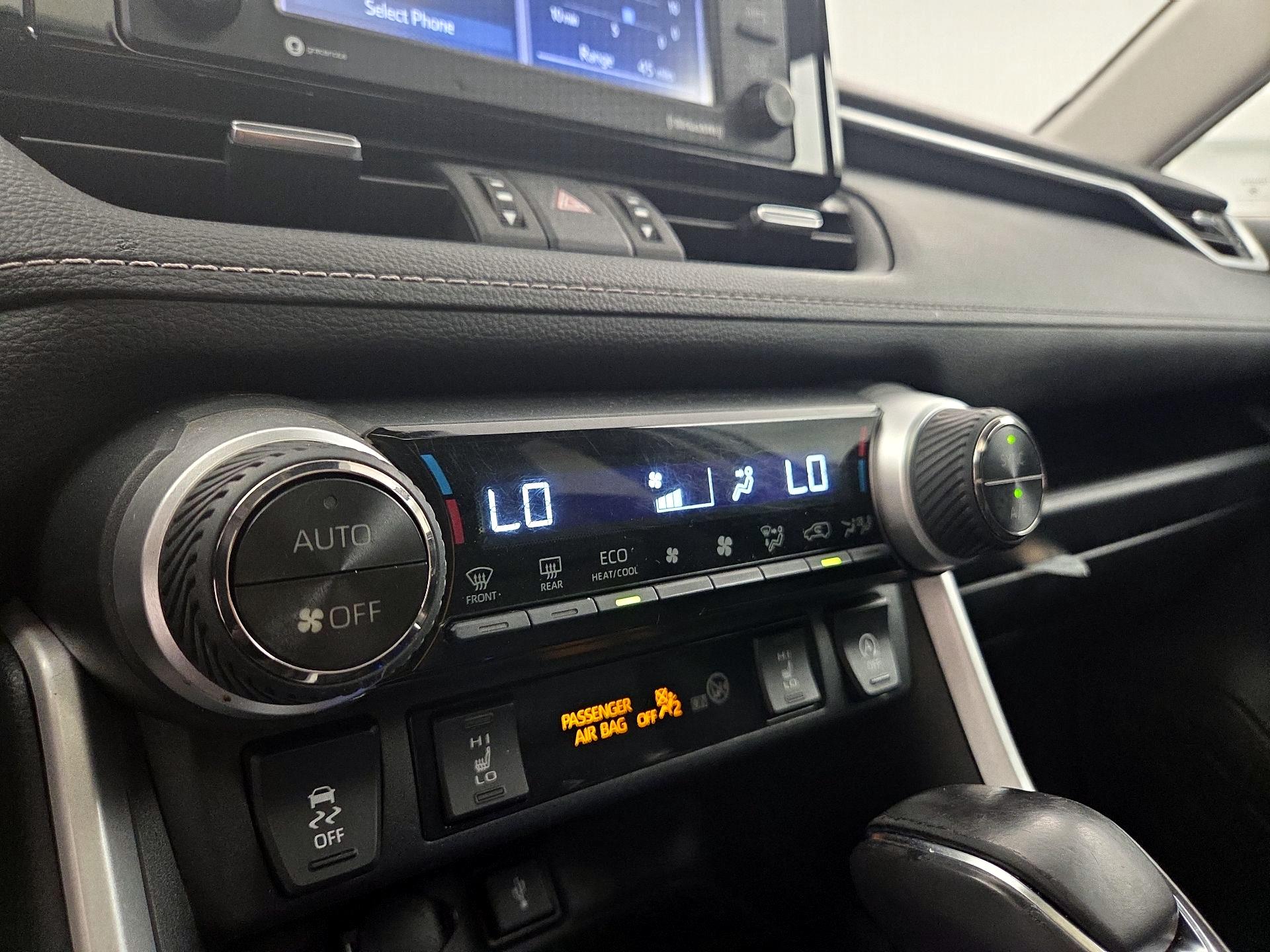 Thumbnail: 2022 Toyota RAV4 - 16