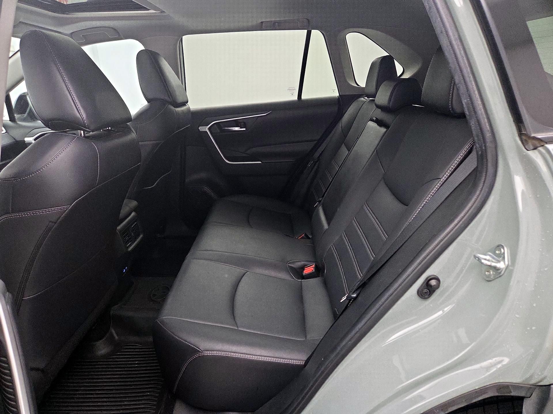 Thumbnail: 2022 Toyota RAV4 - 20