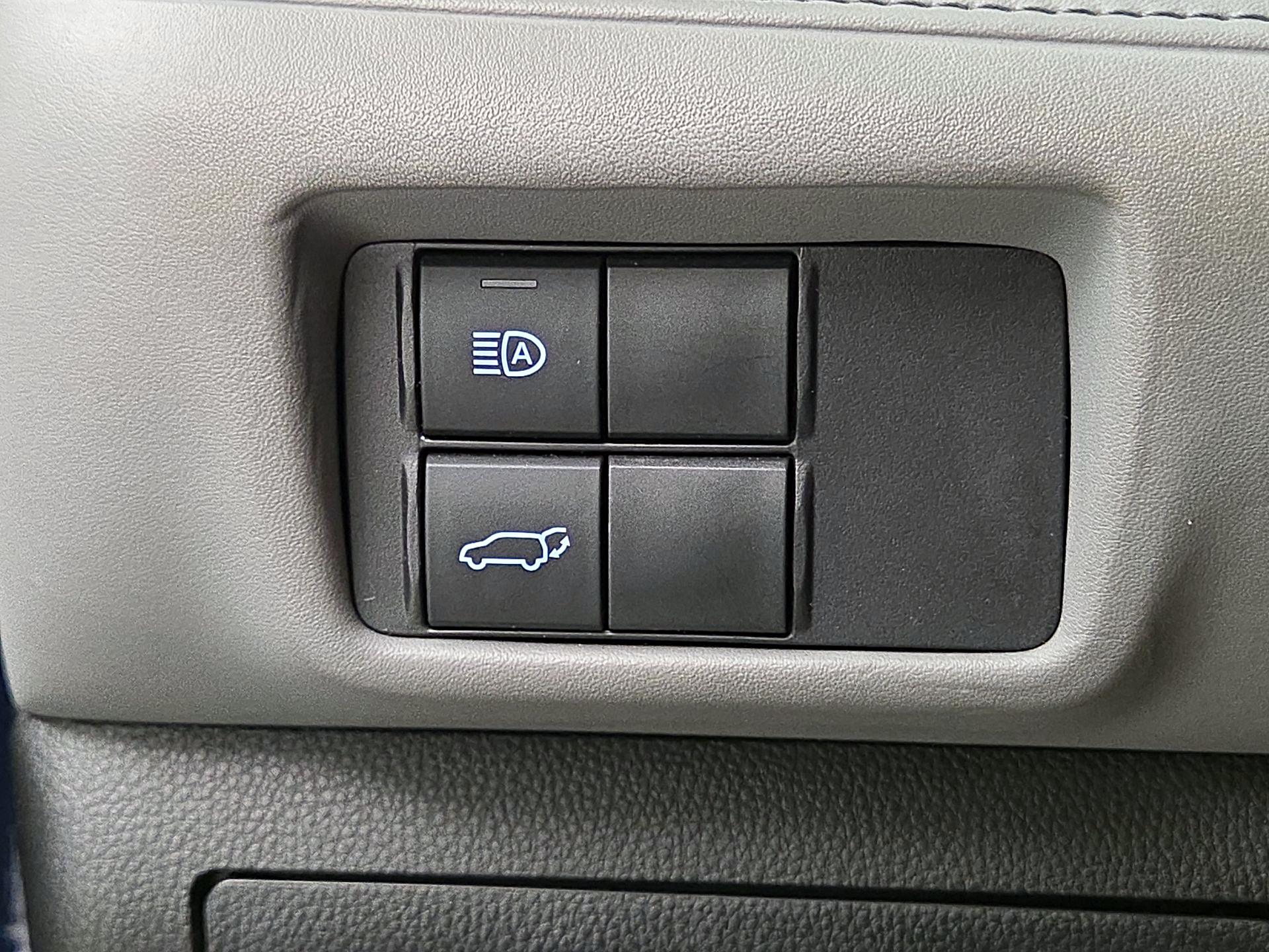 Thumbnail: 2020 Toyota Highlander - 13