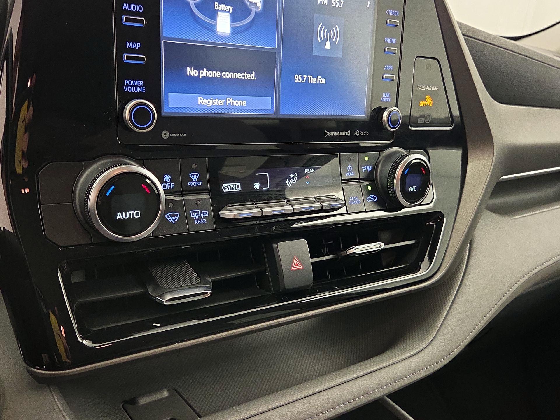 Thumbnail: 2020 Toyota Highlander - 16